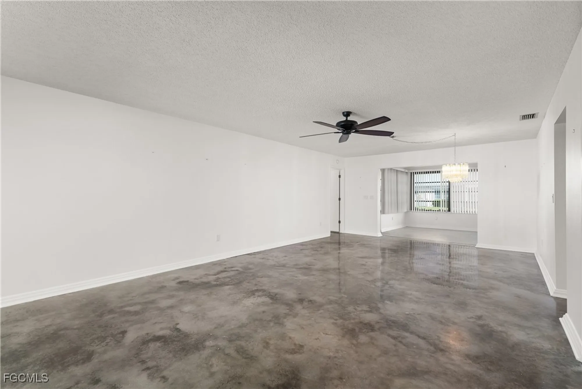 Property Slideshow image 8 of 19 | 1331 s brandywine cir, Fort Myers, FL, 33919