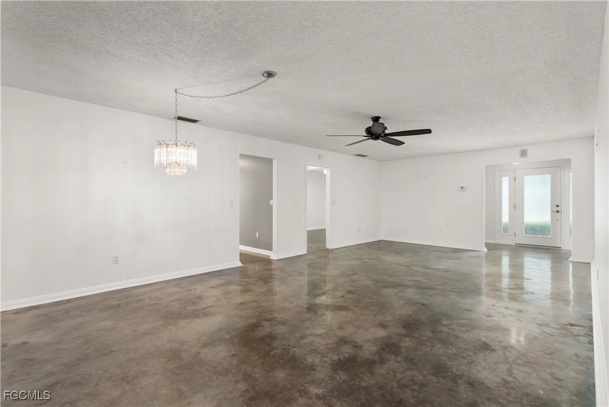 Property Slideshow image 9 of 19 | 1331 s brandywine cir, Fort Myers, FL, 33919