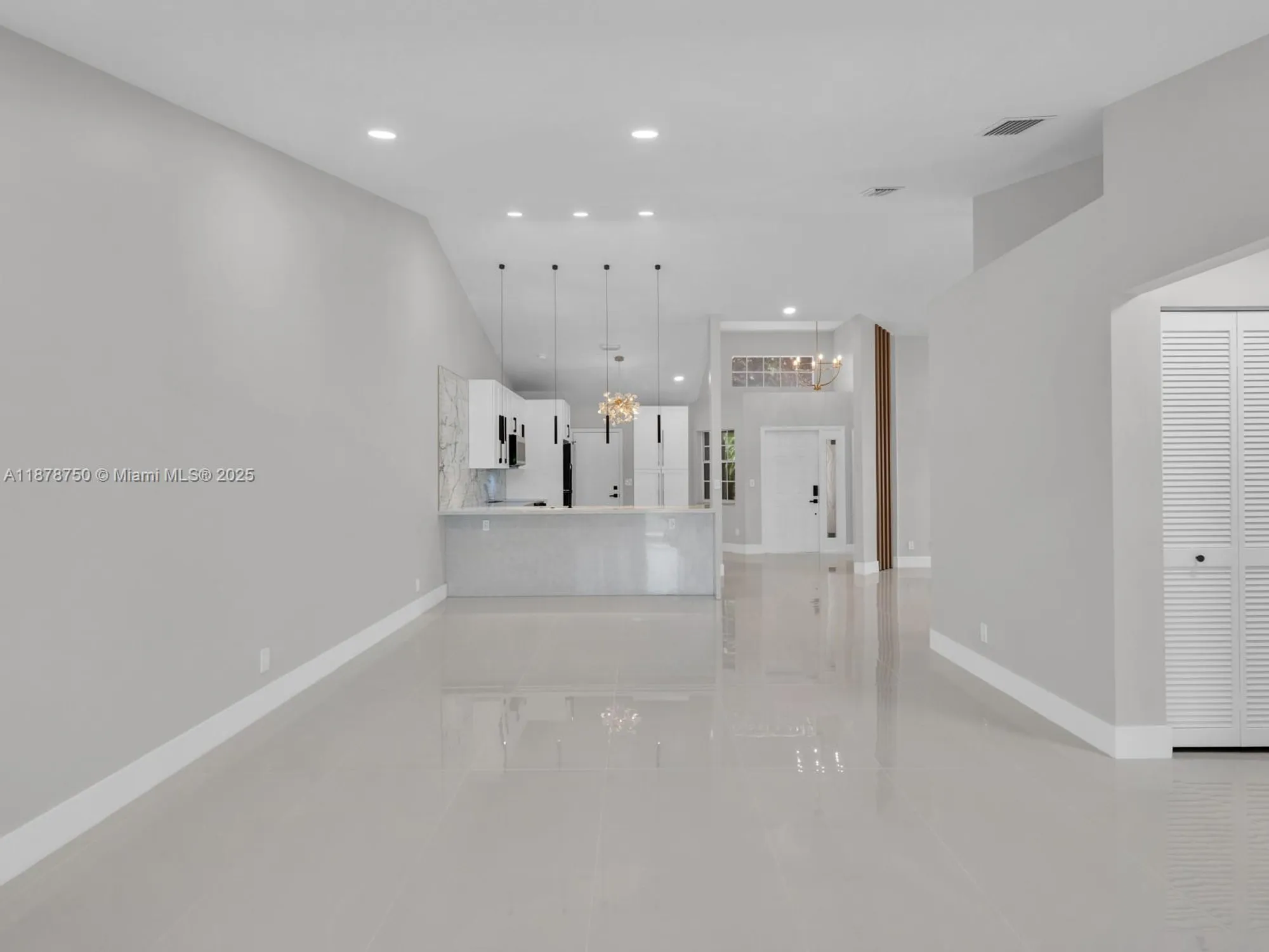 Property Slideshow image 19 of 65 | 7889 lake sands dr, Delray Beach, FL, 33446