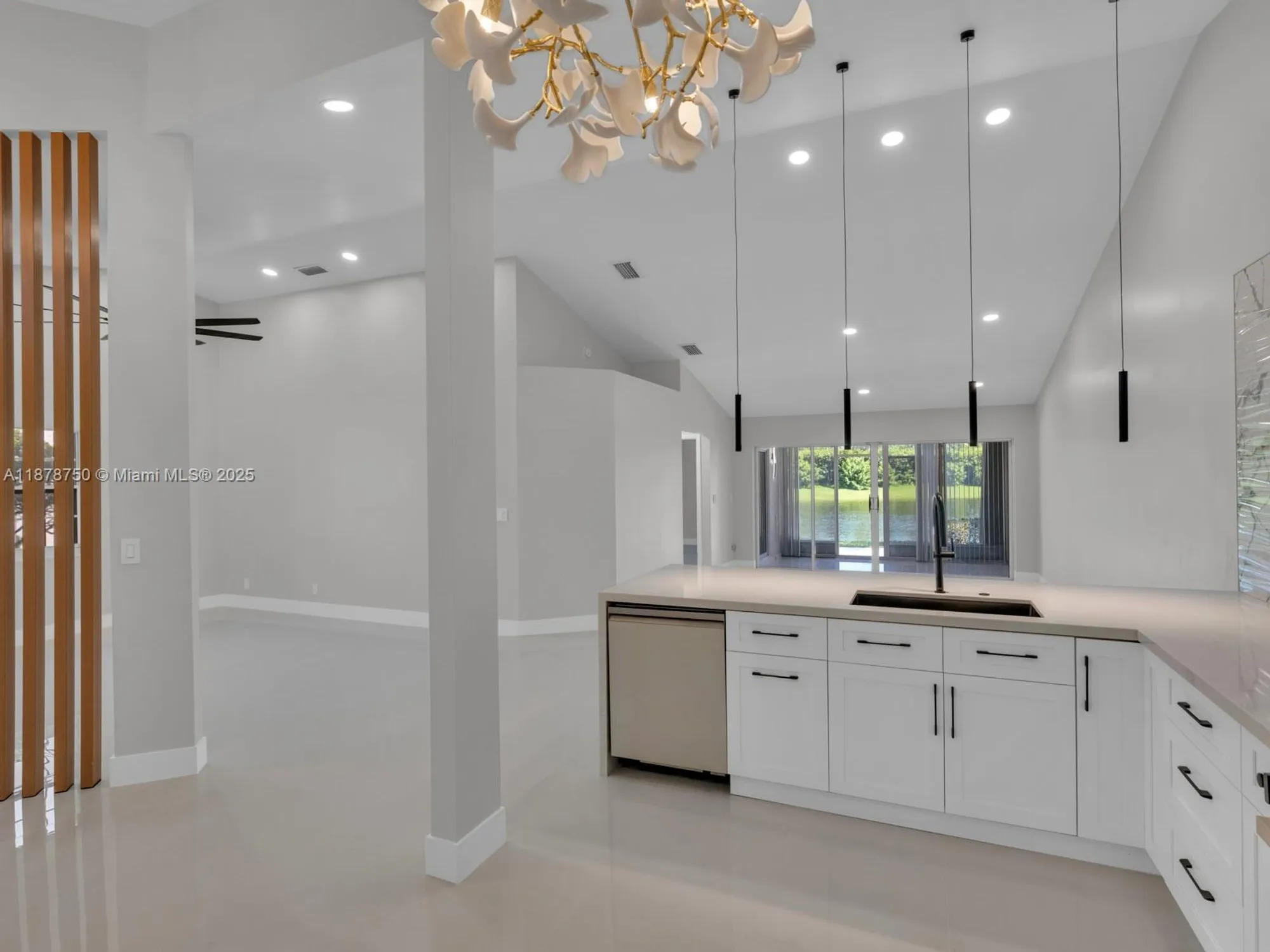 Property Slideshow image 12 of 65 | 7889 lake sands dr, Delray Beach, FL, 33446