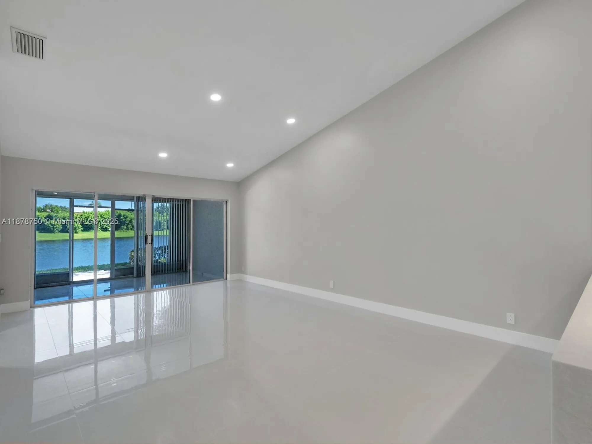 Property Slideshow image 20 of 65 | 7889 lake sands dr, Delray Beach, FL, 33446