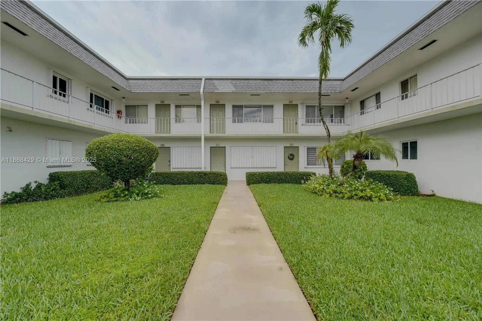Property Slideshow image 1 of 28 | 3280 cynthia ln apt 205, Lake Worth, FL, 33461