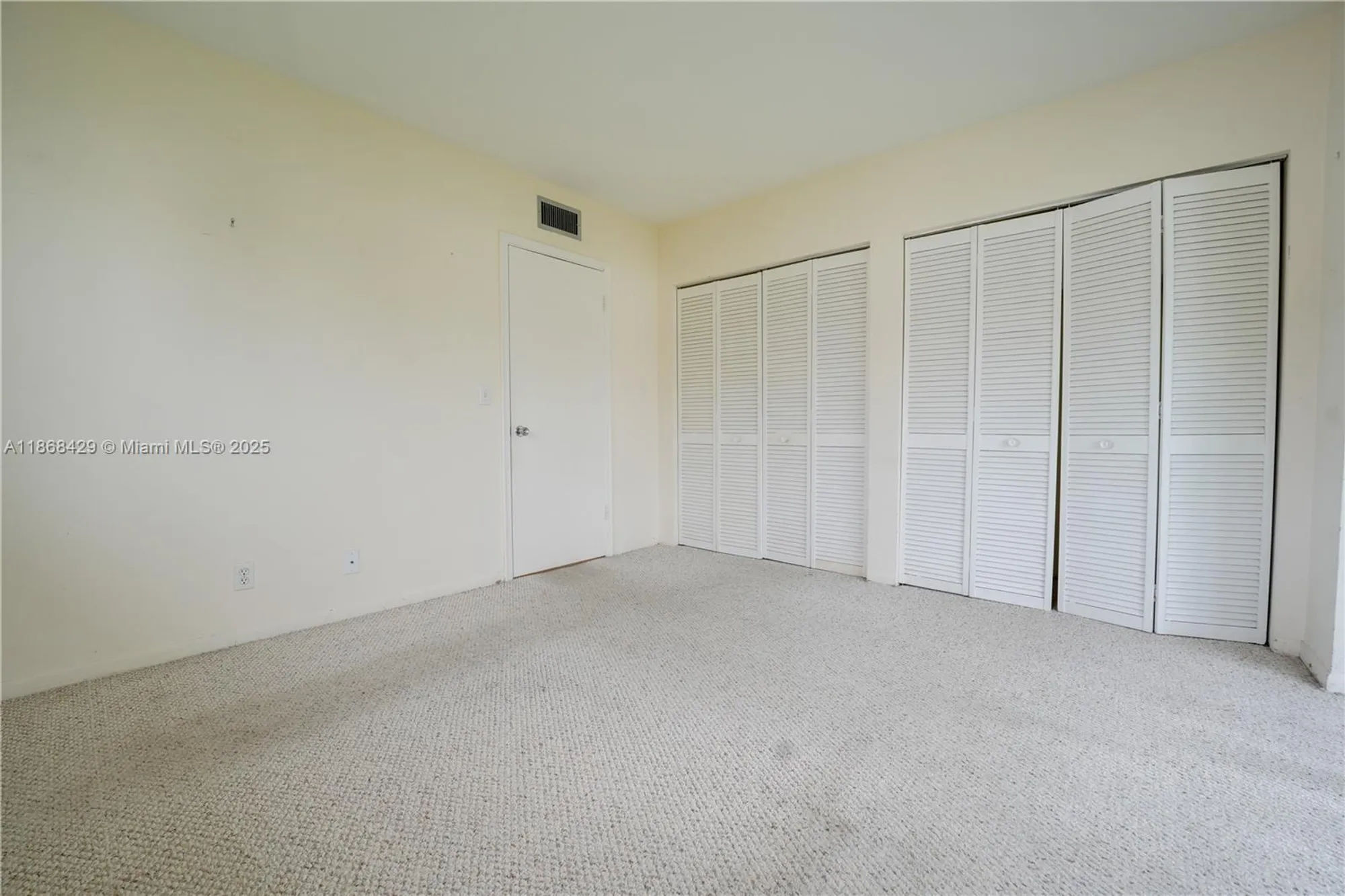 Property Slideshow image 11 of 28 | 3280 cynthia ln apt 205, Lake Worth, FL, 33461