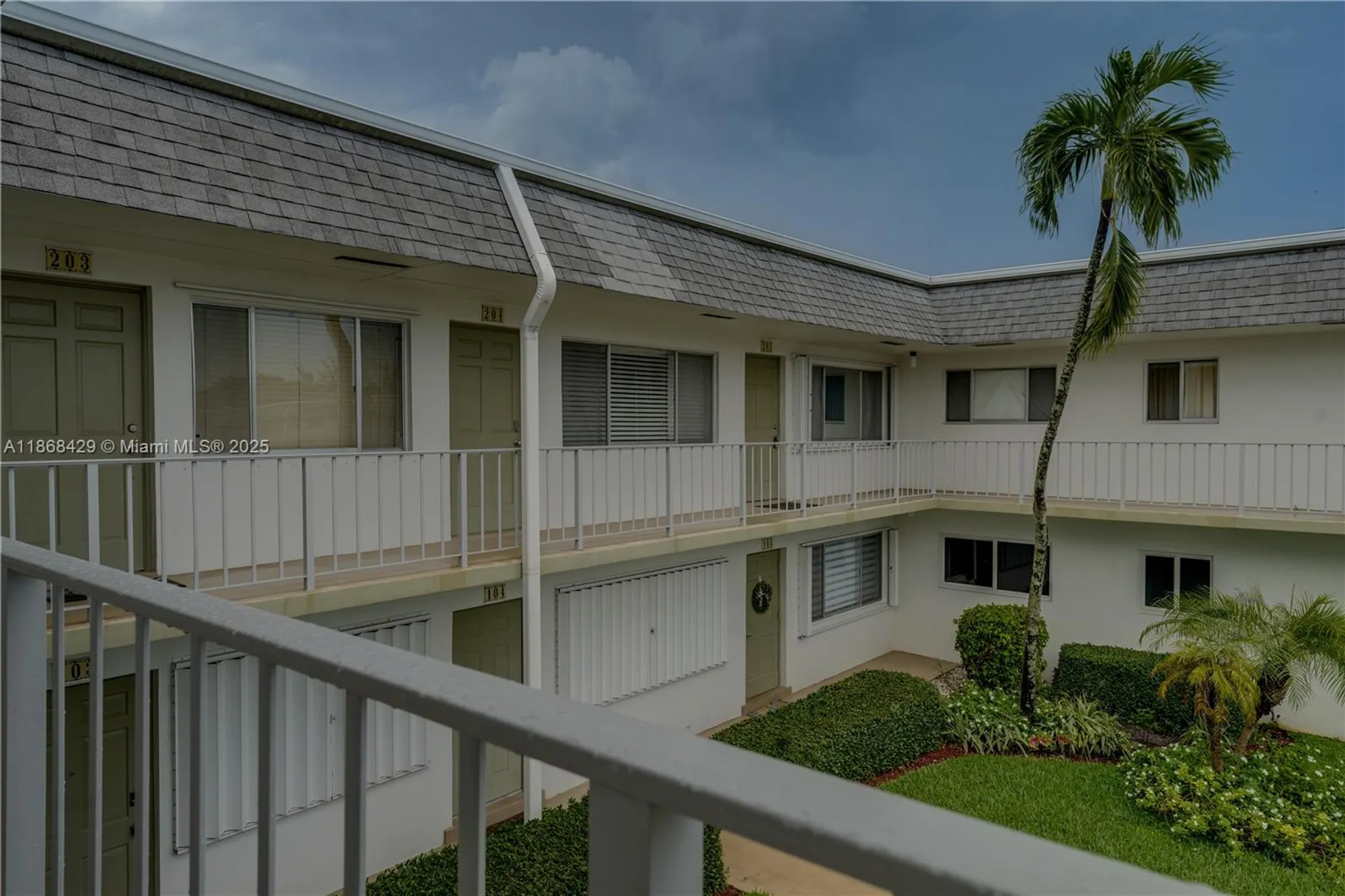 Property Slideshow image 26 of 28 | 3280 cynthia ln apt 205, Lake Worth, FL, 33461