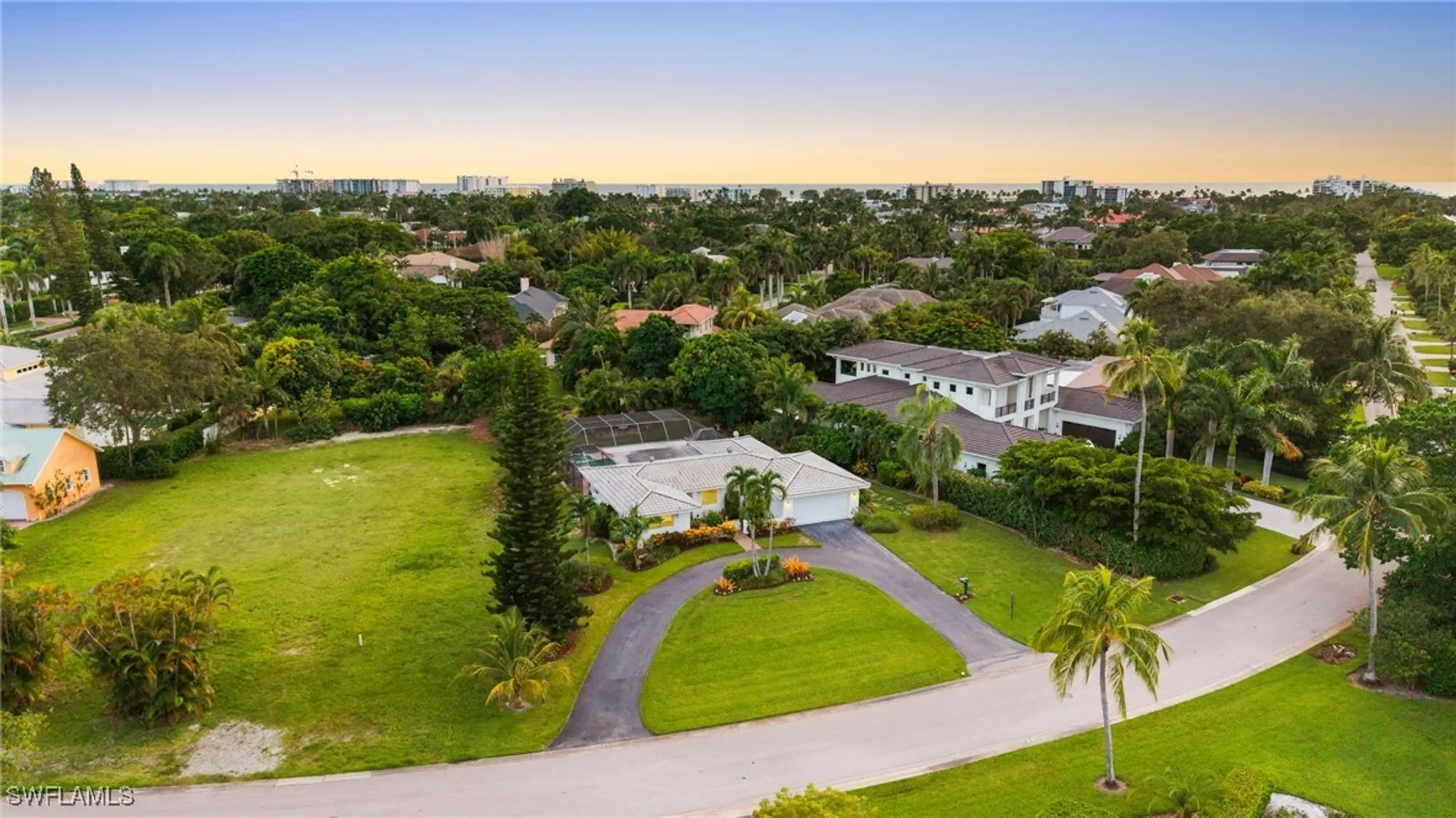 Property Slideshow image 10 of 12 | 700 bow line dr, Naples, FL, 34103