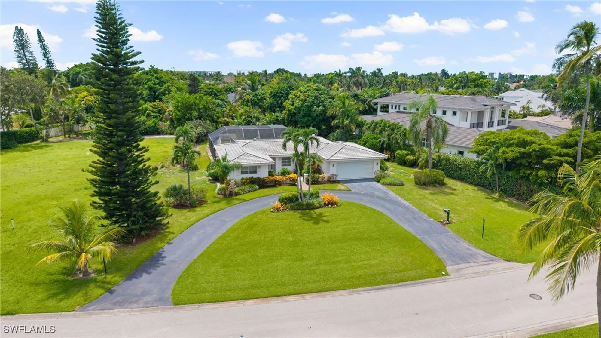 Property Slideshow image 11 of 12 | 700 bow line dr, Naples, FL, 34103