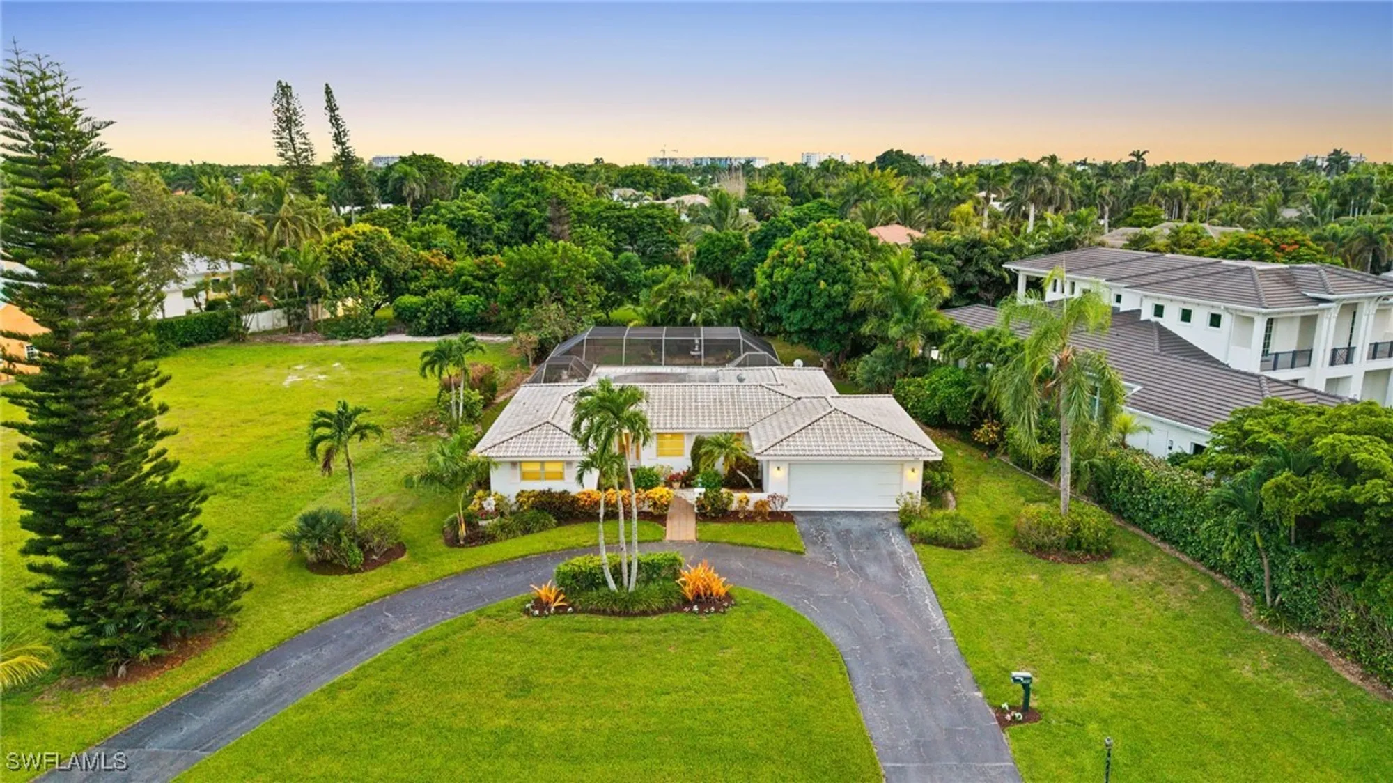 Property Slideshow image 3 of 12 | 700 bow line dr, Naples, FL, 34103