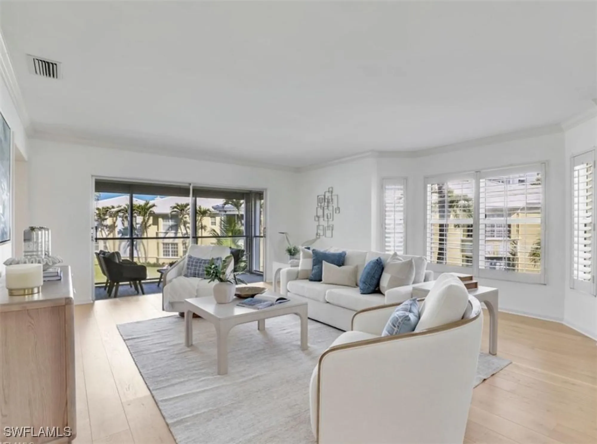 Property Slideshow image 14 of 40 | 2601 gulf shore blvd 34, Naples, FL, 34103