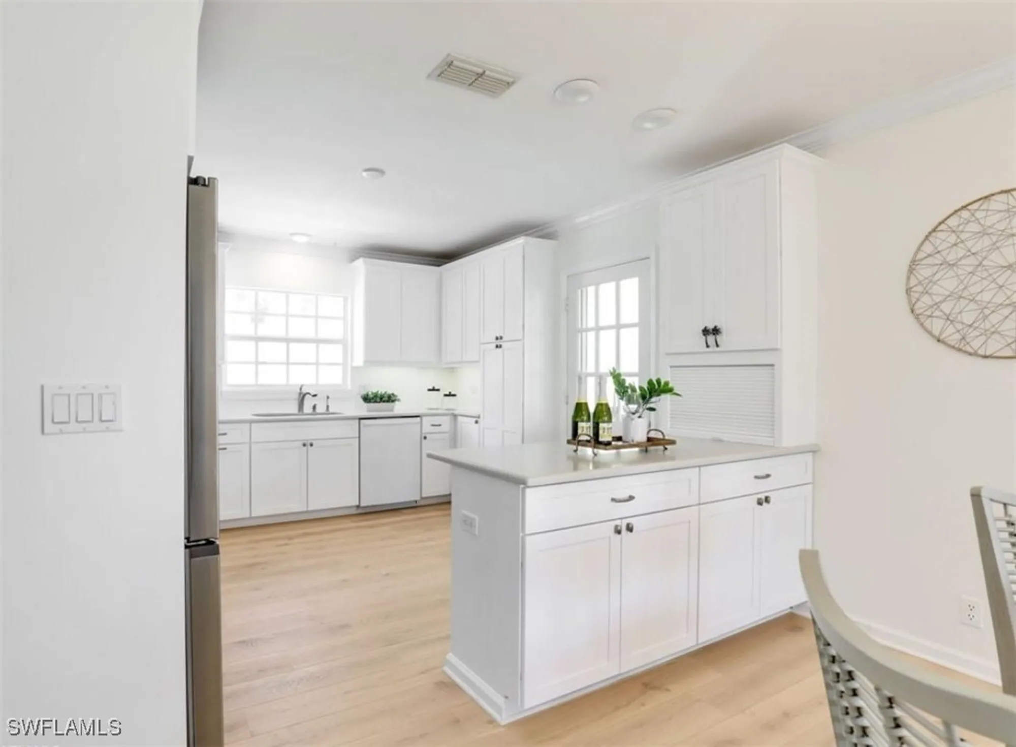 Property Slideshow image 10 of 40 | 2601 gulf shore blvd 34, Naples, FL, 34103