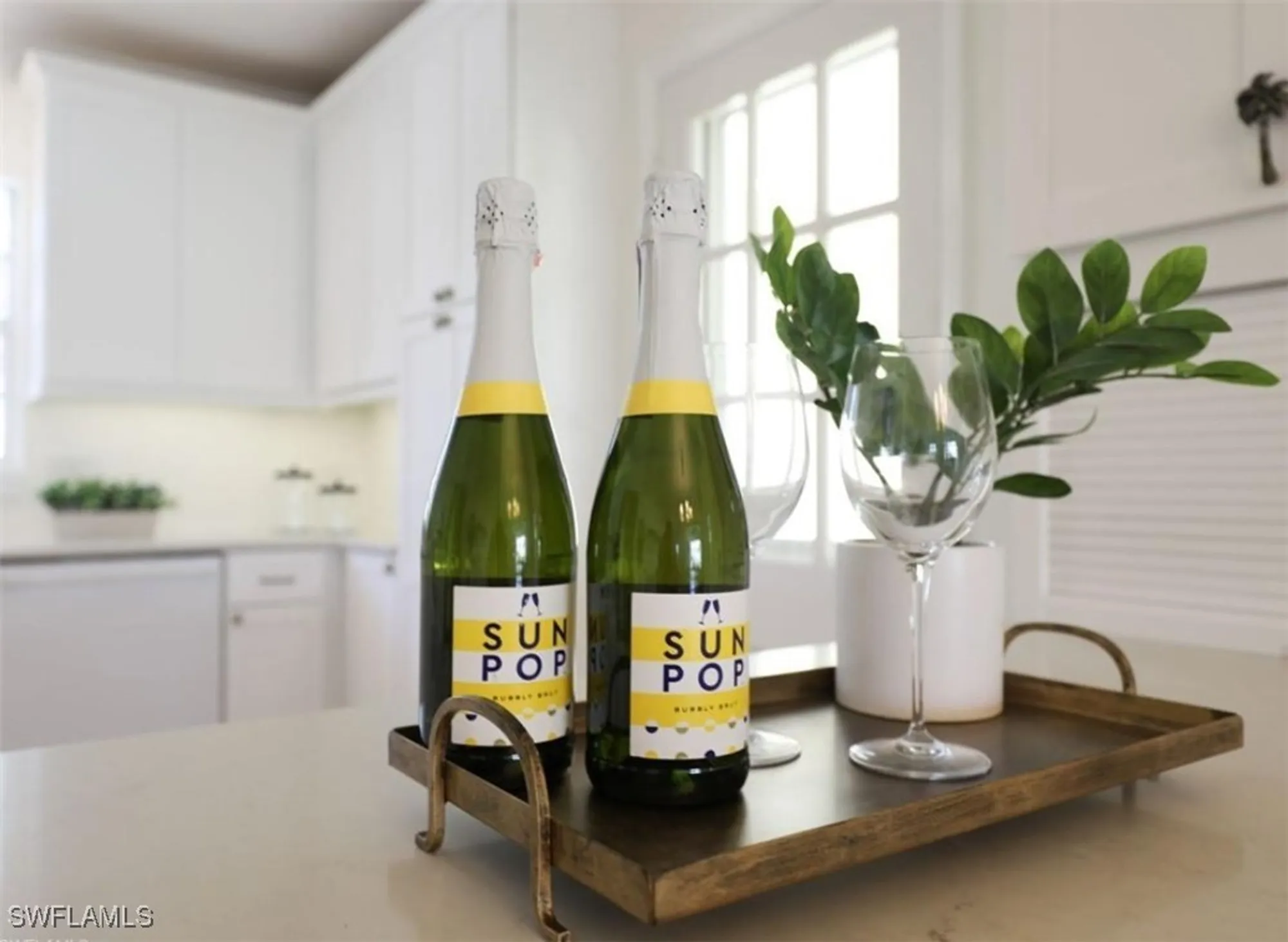 Property Slideshow image 11 of 40 | 2601 gulf shore blvd 34, Naples, FL, 34103