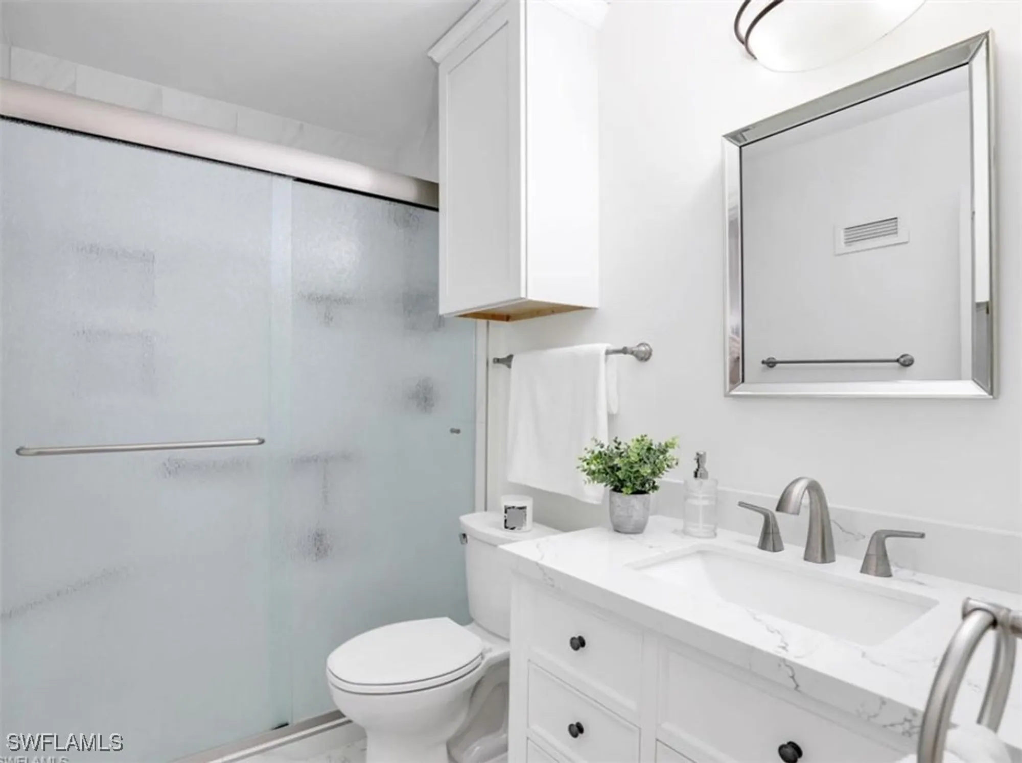 Property Slideshow image 27 of 40 | 2601 gulf shore blvd 34, Naples, FL, 34103