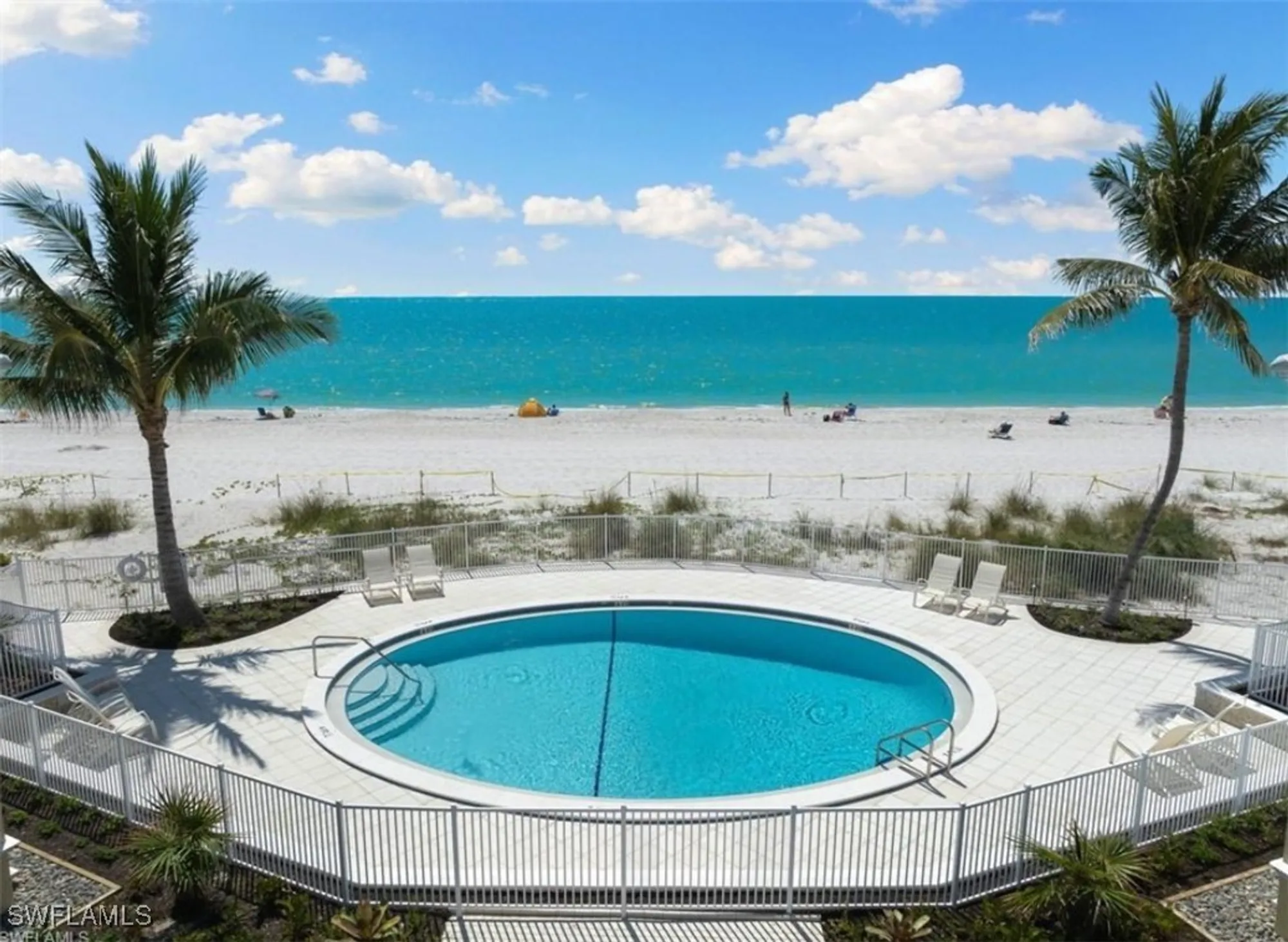 Property Slideshow image 2 of 40 | 2601 gulf shore blvd 34, Naples, FL, 34103