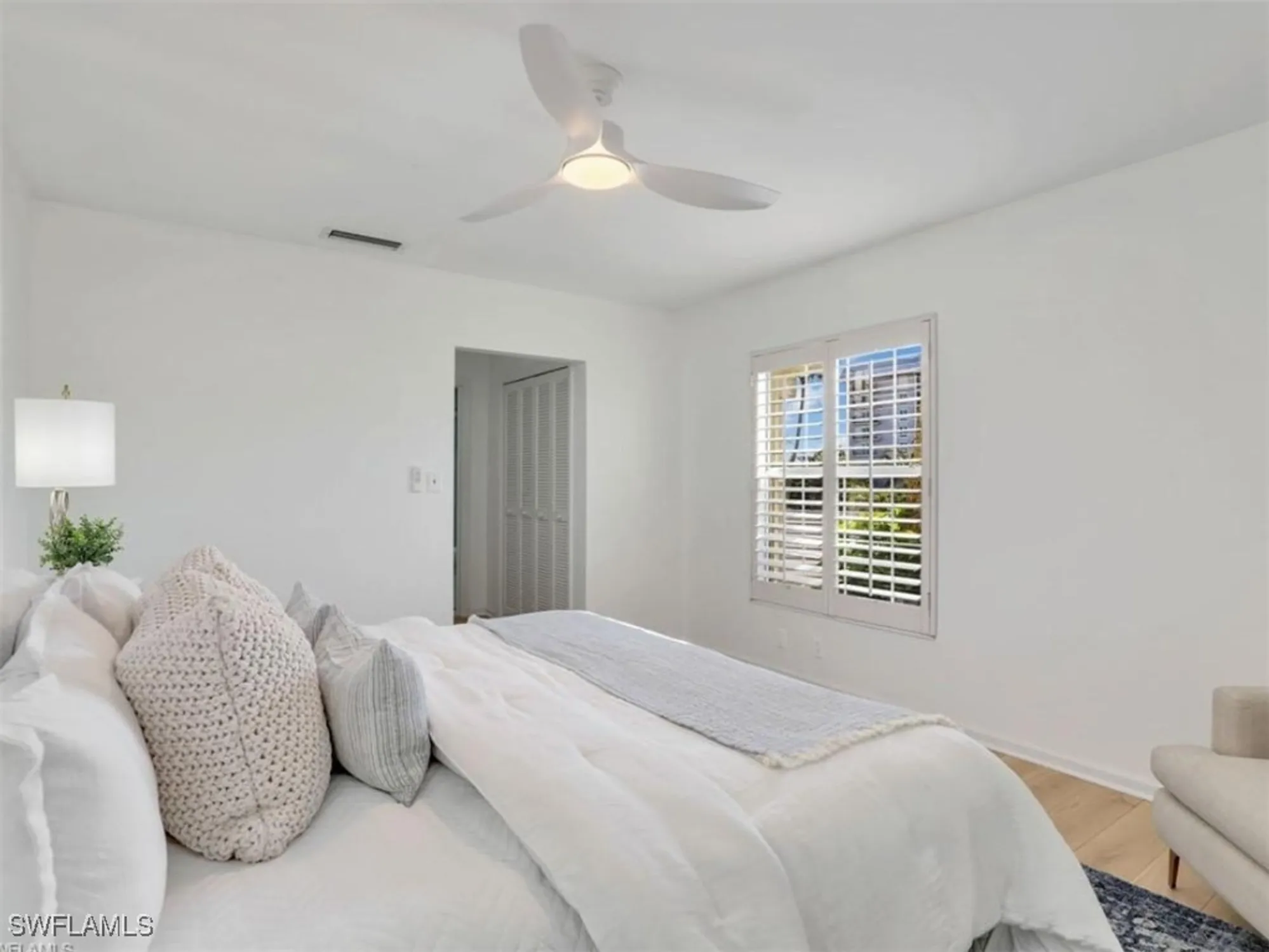 Property Slideshow image 21 of 40 | 2601 gulf shore blvd 34, Naples, FL, 34103