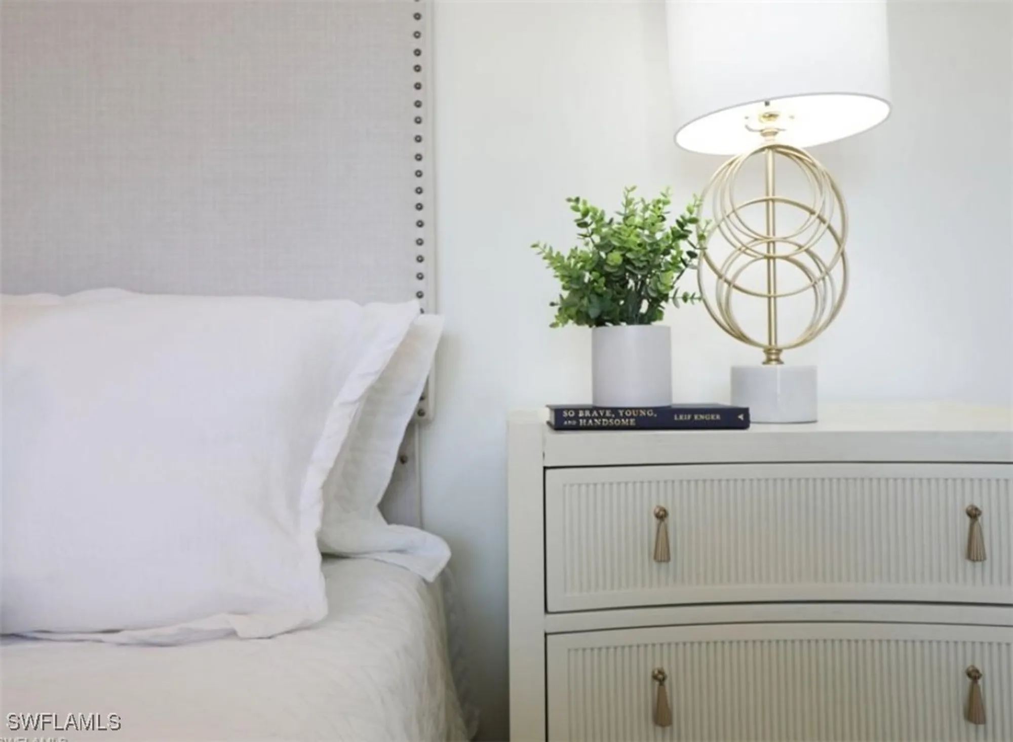 Property Slideshow image 22 of 40 | 2601 gulf shore blvd 34, Naples, FL, 34103