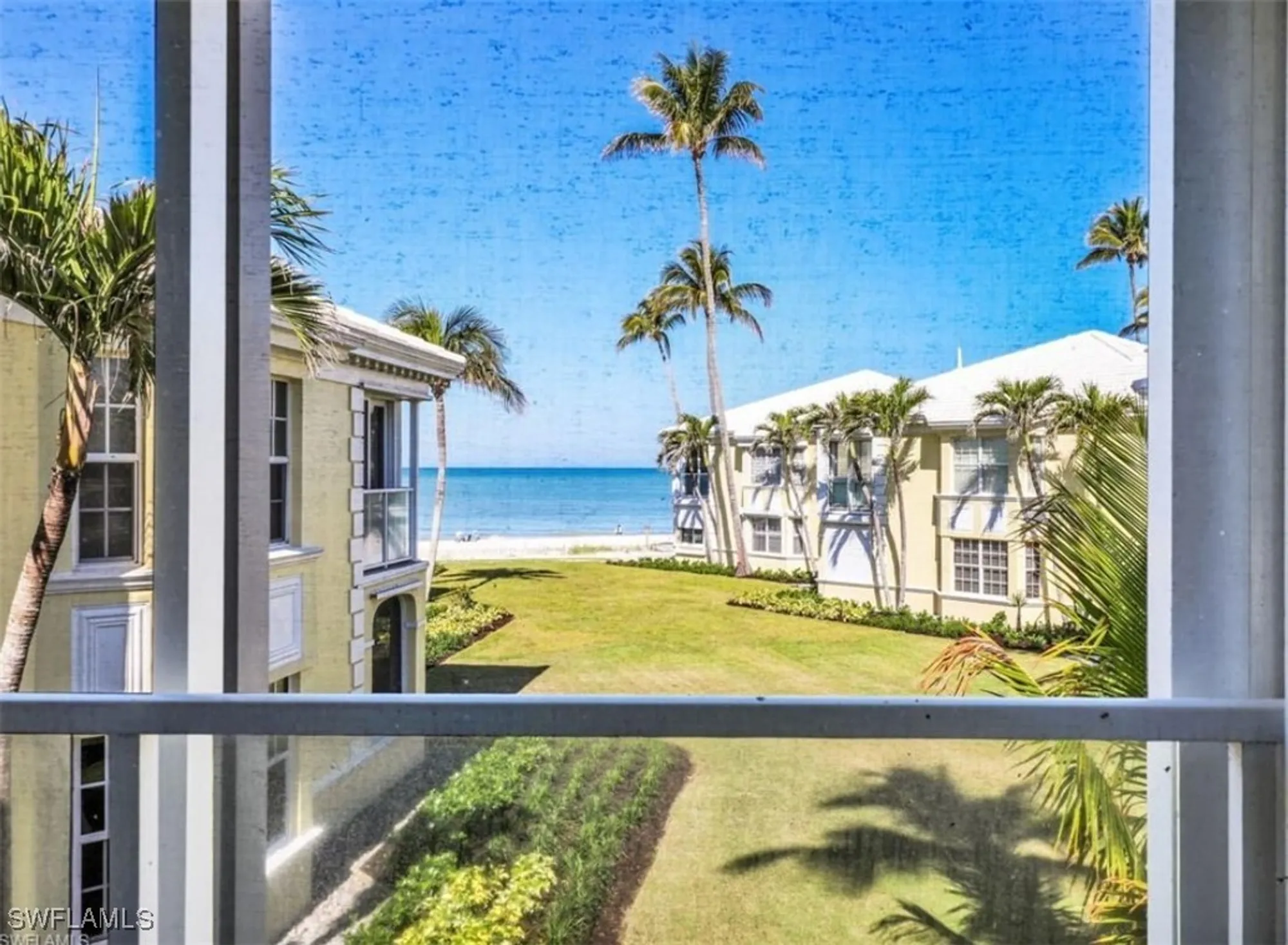 Property Slideshow image 4 of 40 | 2601 gulf shore blvd 34, Naples, FL, 34103