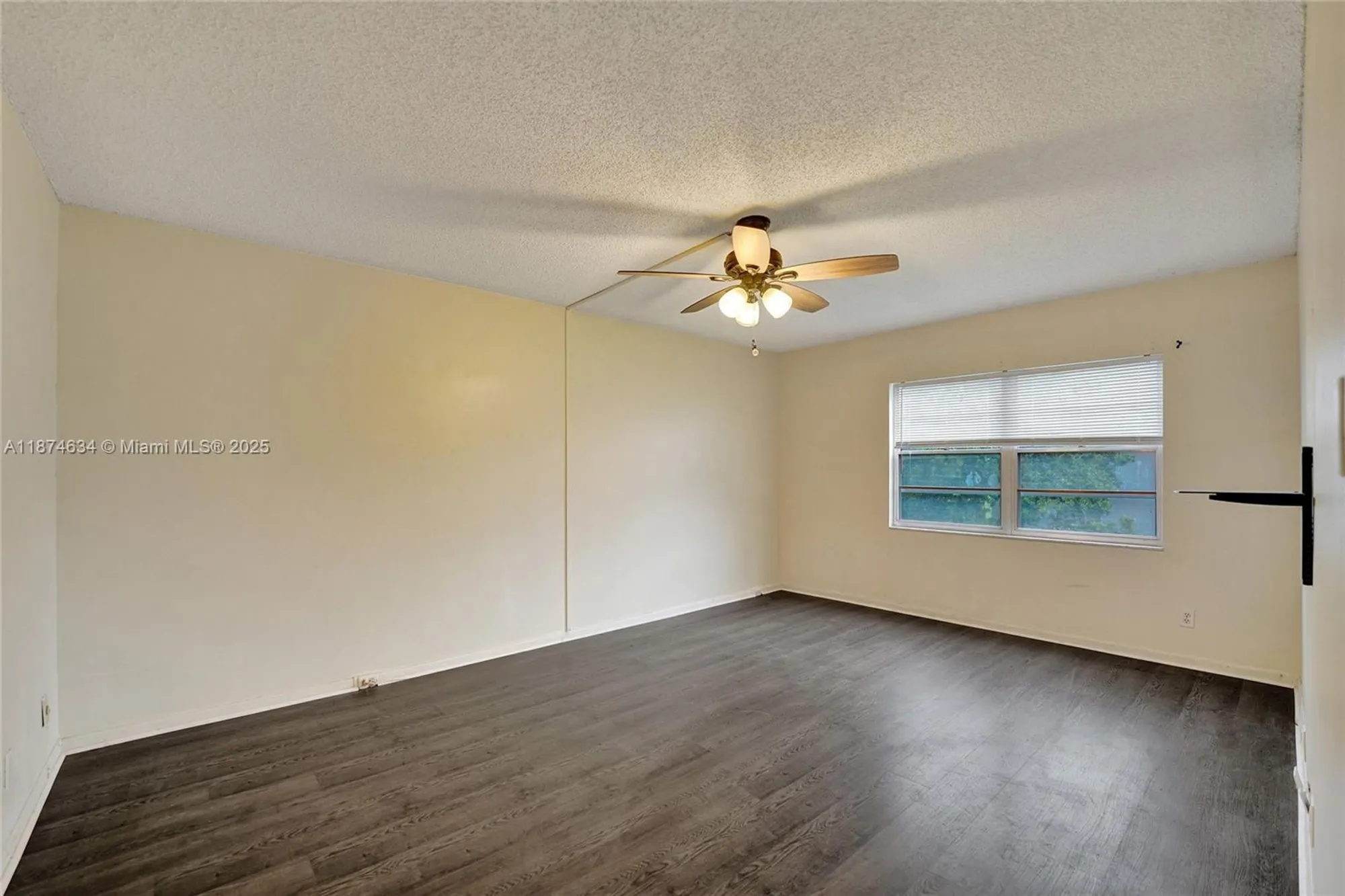 Property Slideshow image 14 of 28 | 800 sw 125th way o312, Pembroke Pines, FL, 33027