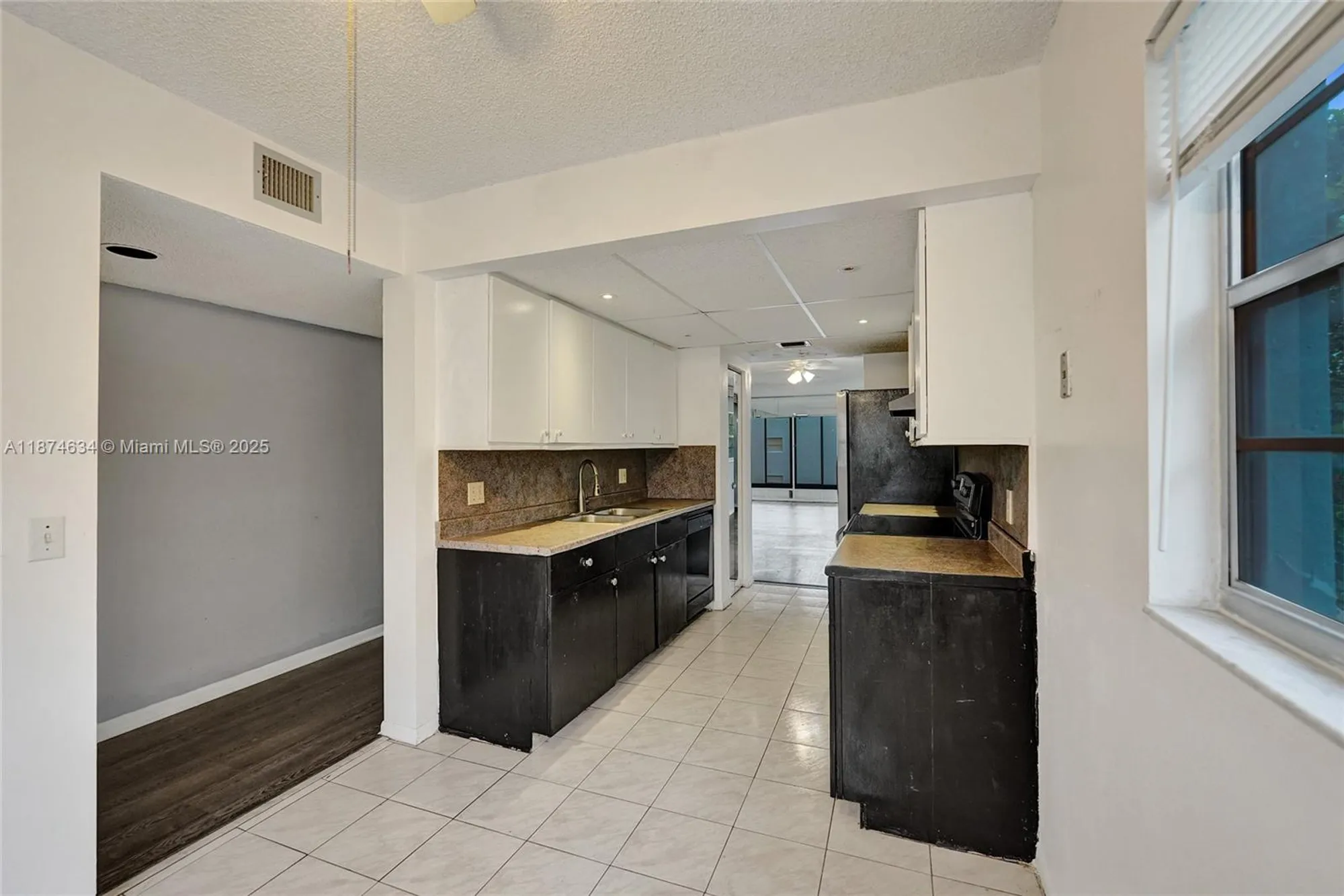 Property Slideshow image 6 of 28 | 800 sw 125th way o312, Pembroke Pines, FL, 33027