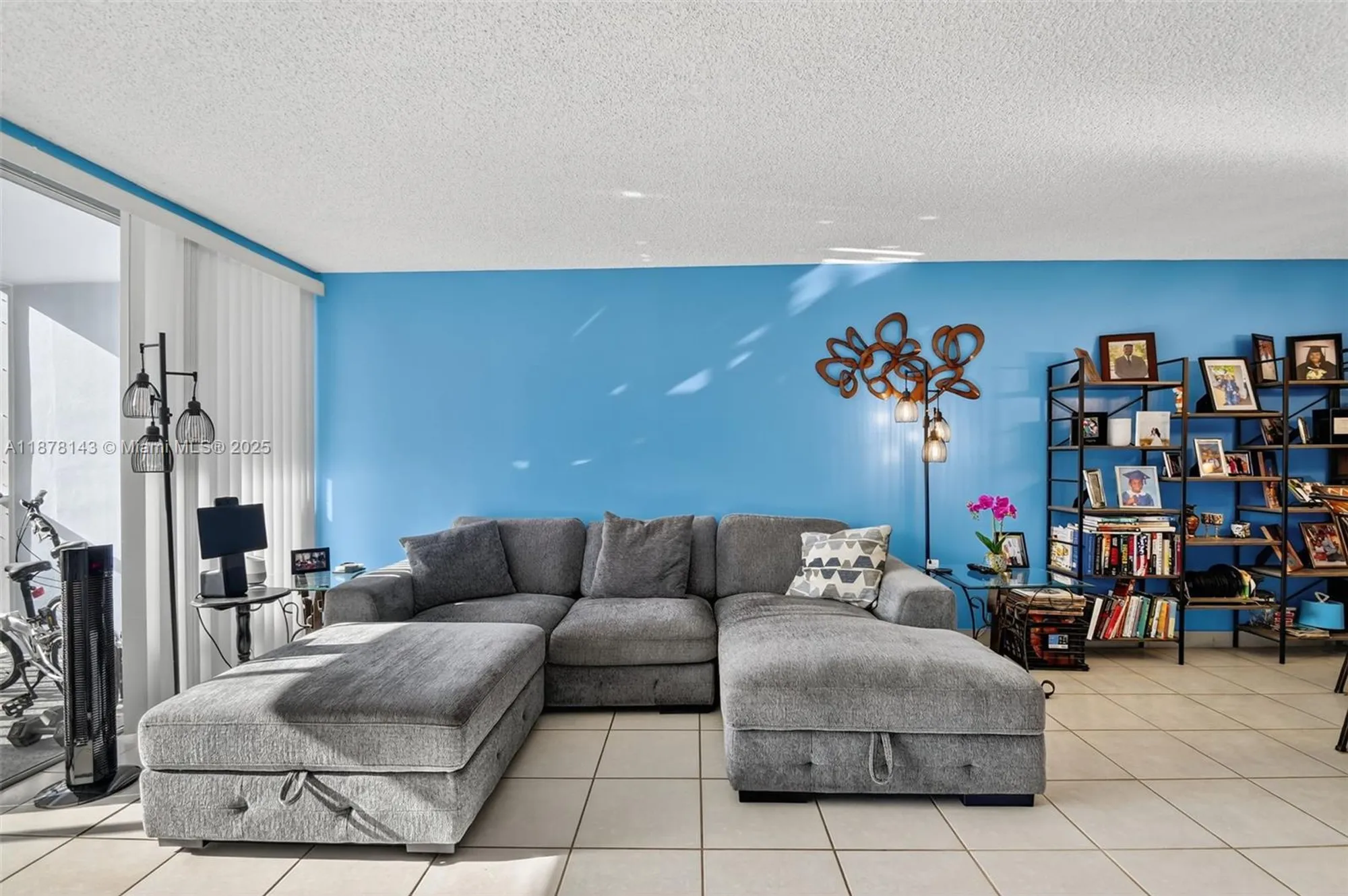 Property Slideshow image 12 of 52 | 2000 s federal hwy apt 304, Boynton Beach, FL, 33435