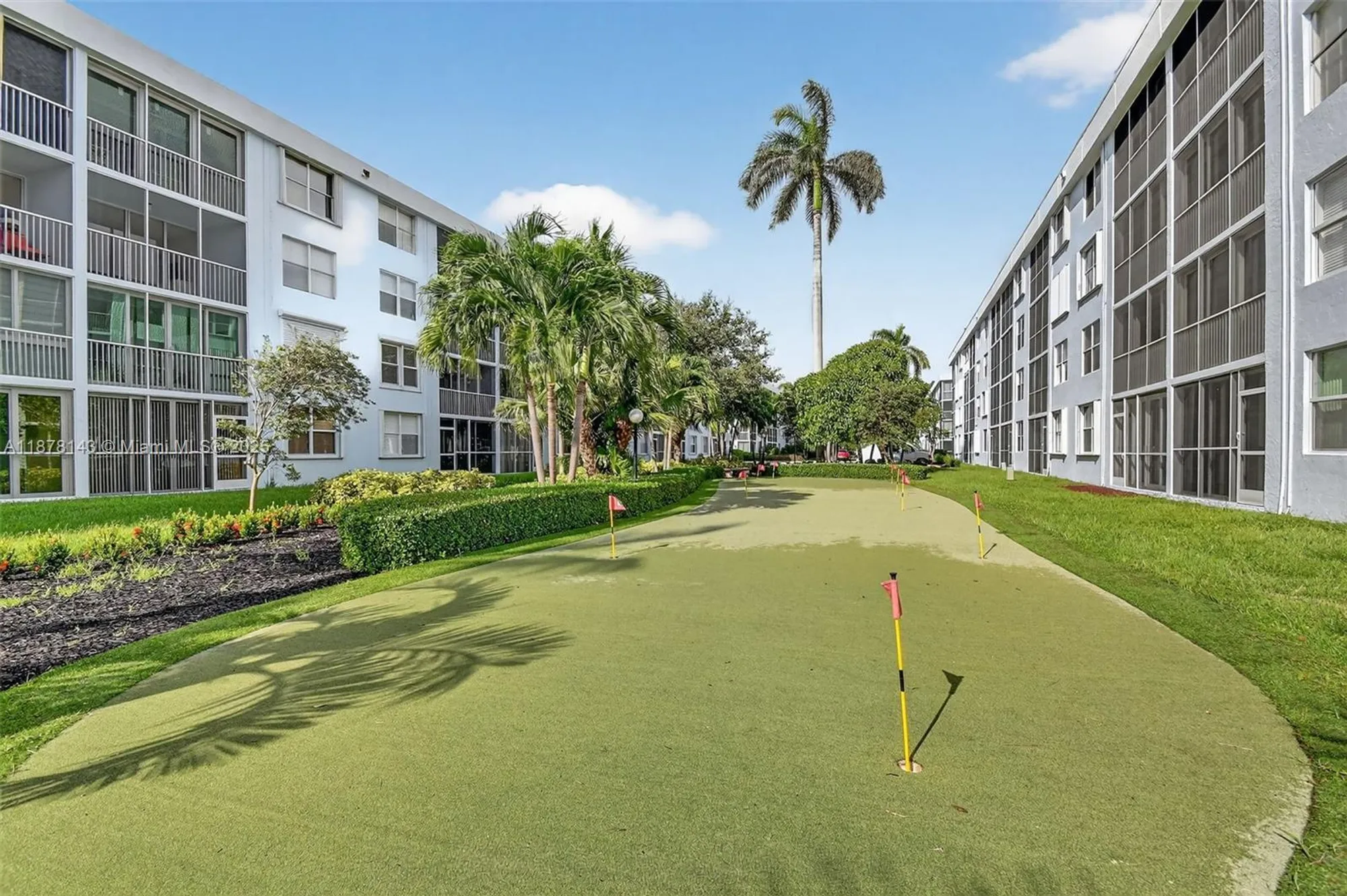 Property Slideshow image 36 of 52 | 2000 s federal hwy apt 304, Boynton Beach, FL, 33435
