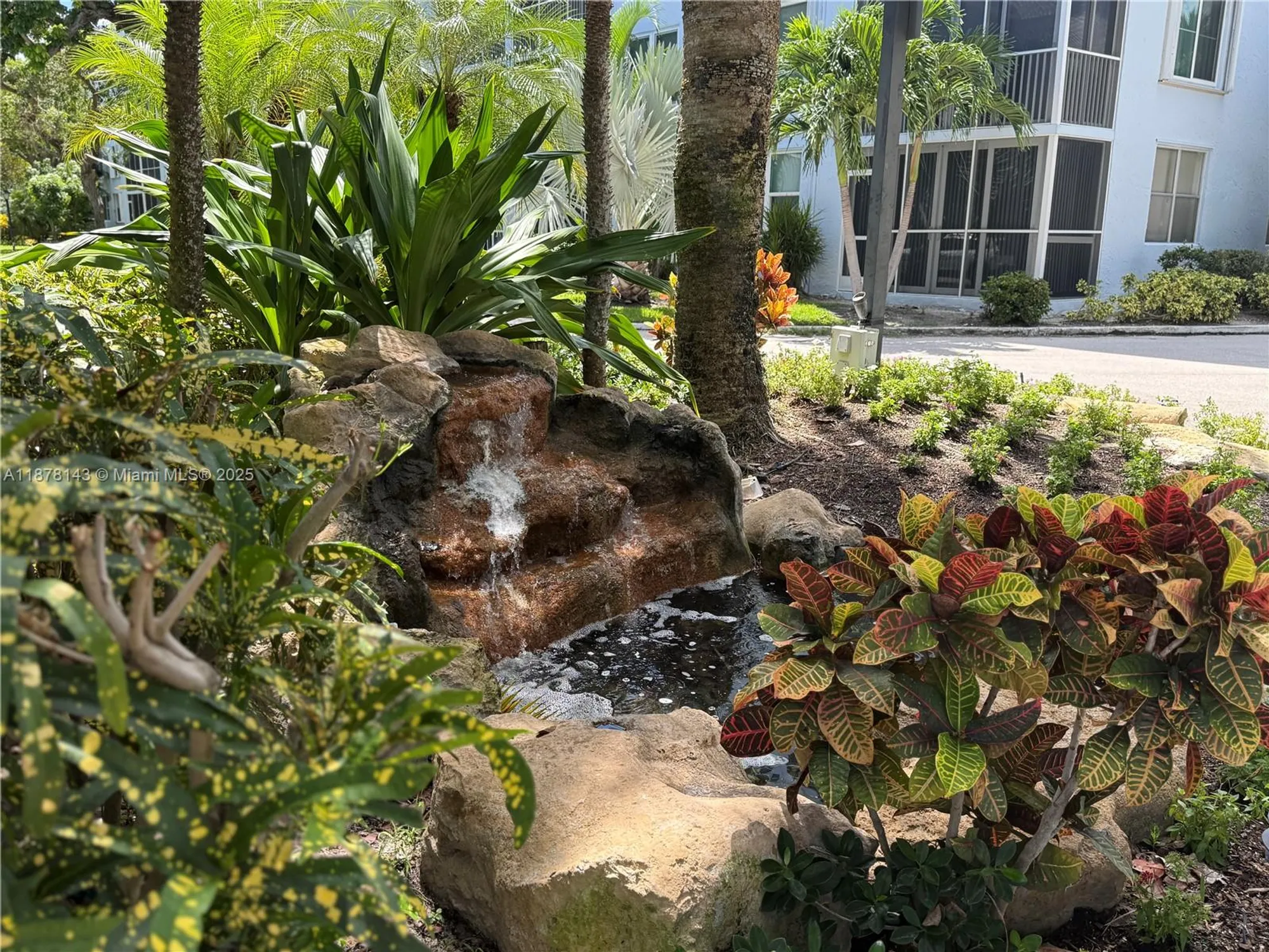 Property Slideshow image 40 of 52 | 2000 s federal hwy apt 304, Boynton Beach, FL, 33435