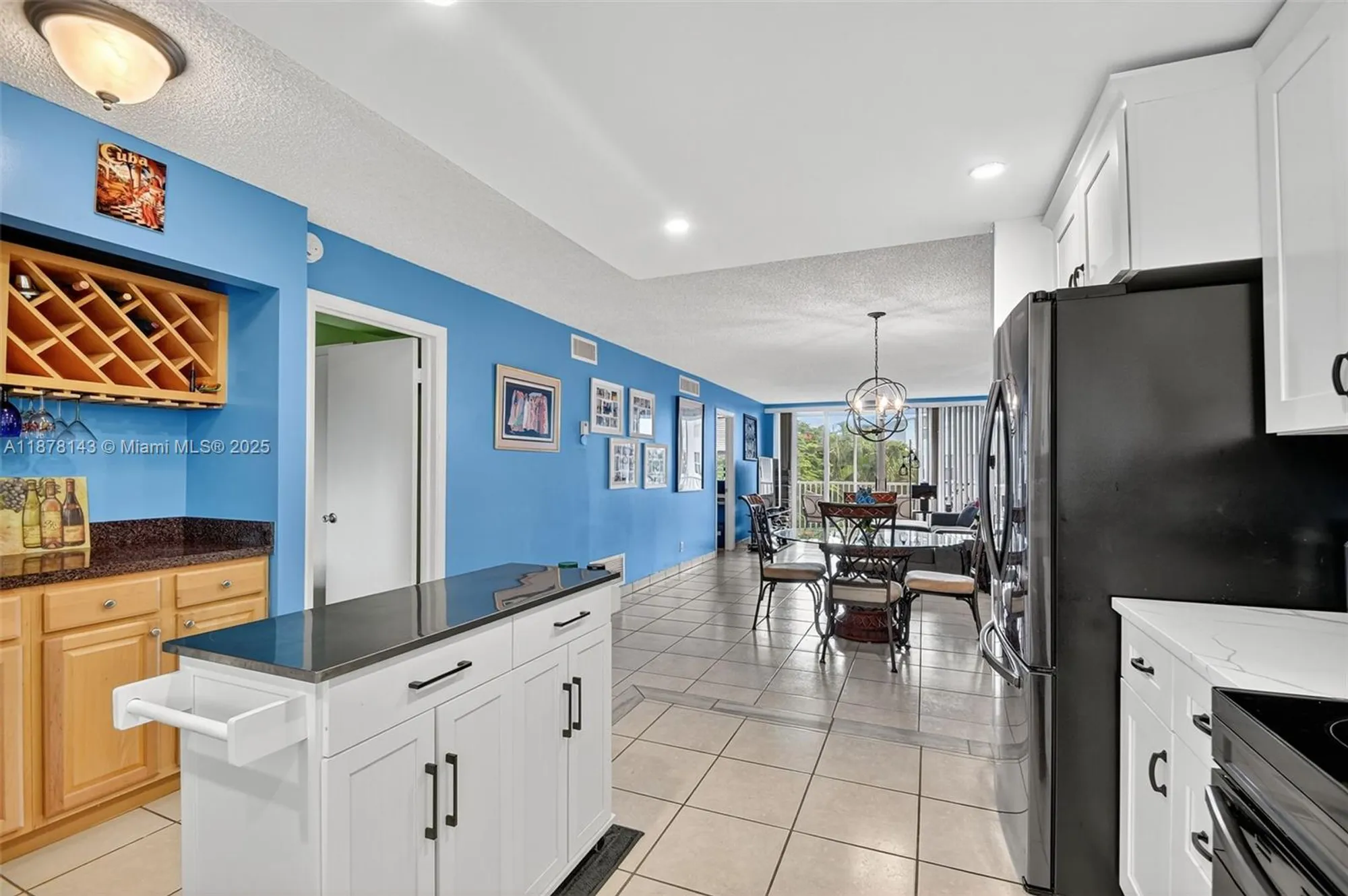 Property Slideshow image 5 of 52 | 2000 s federal hwy apt 304, Boynton Beach, FL, 33435