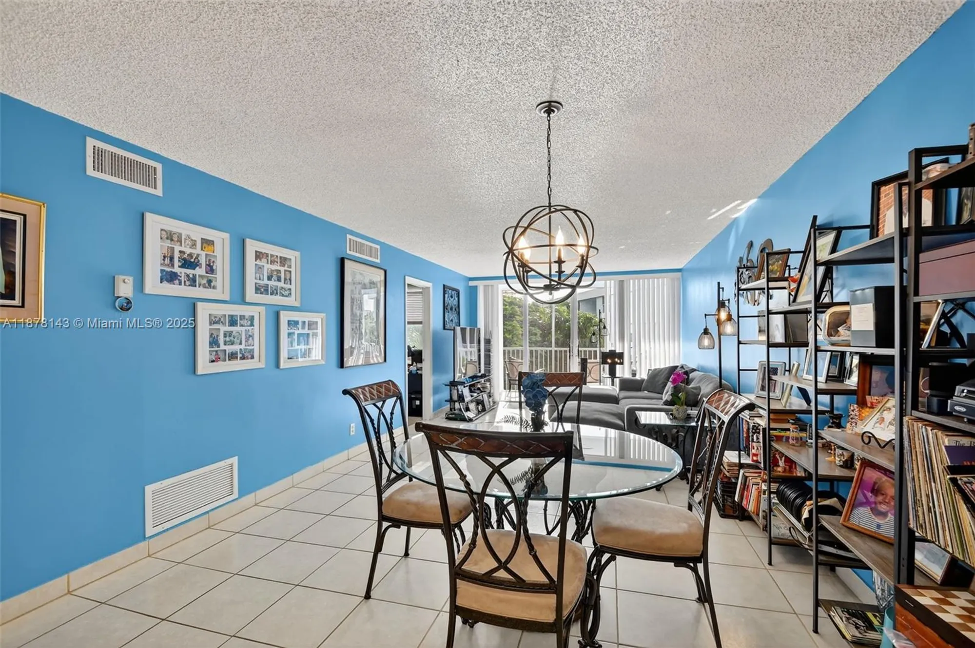 Property Slideshow image 7 of 52 | 2000 s federal hwy apt 304, Boynton Beach, FL, 33435