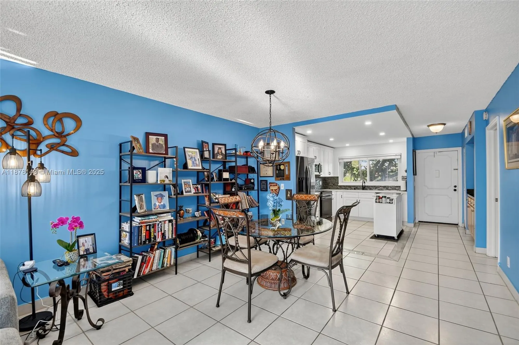 Property Slideshow image 8 of 52 | 2000 s federal hwy apt 304, Boynton Beach, FL, 33435