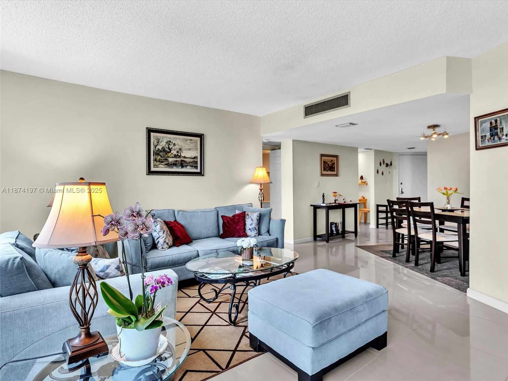 Property Slideshow image 14 of 55 | 20400 w country club dr 605, Aventura, FL, 33180