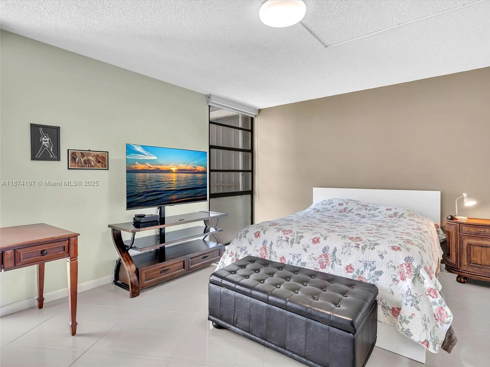 Property Slideshow image 24 of 55 | 20400 w country club dr 605, Aventura, FL, 33180