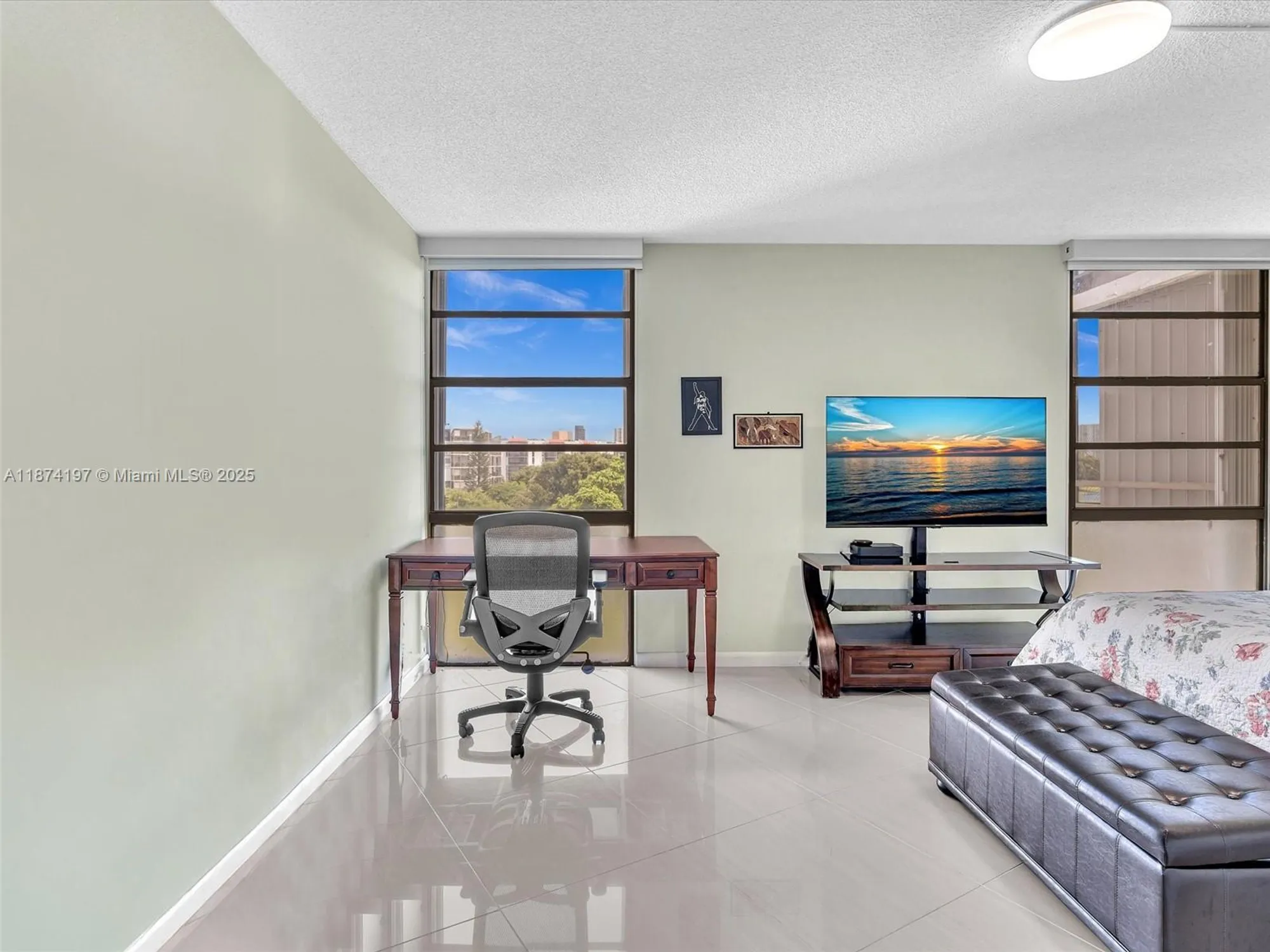 Property Slideshow image 25 of 55 | 20400 w country club dr 605, Aventura, FL, 33180