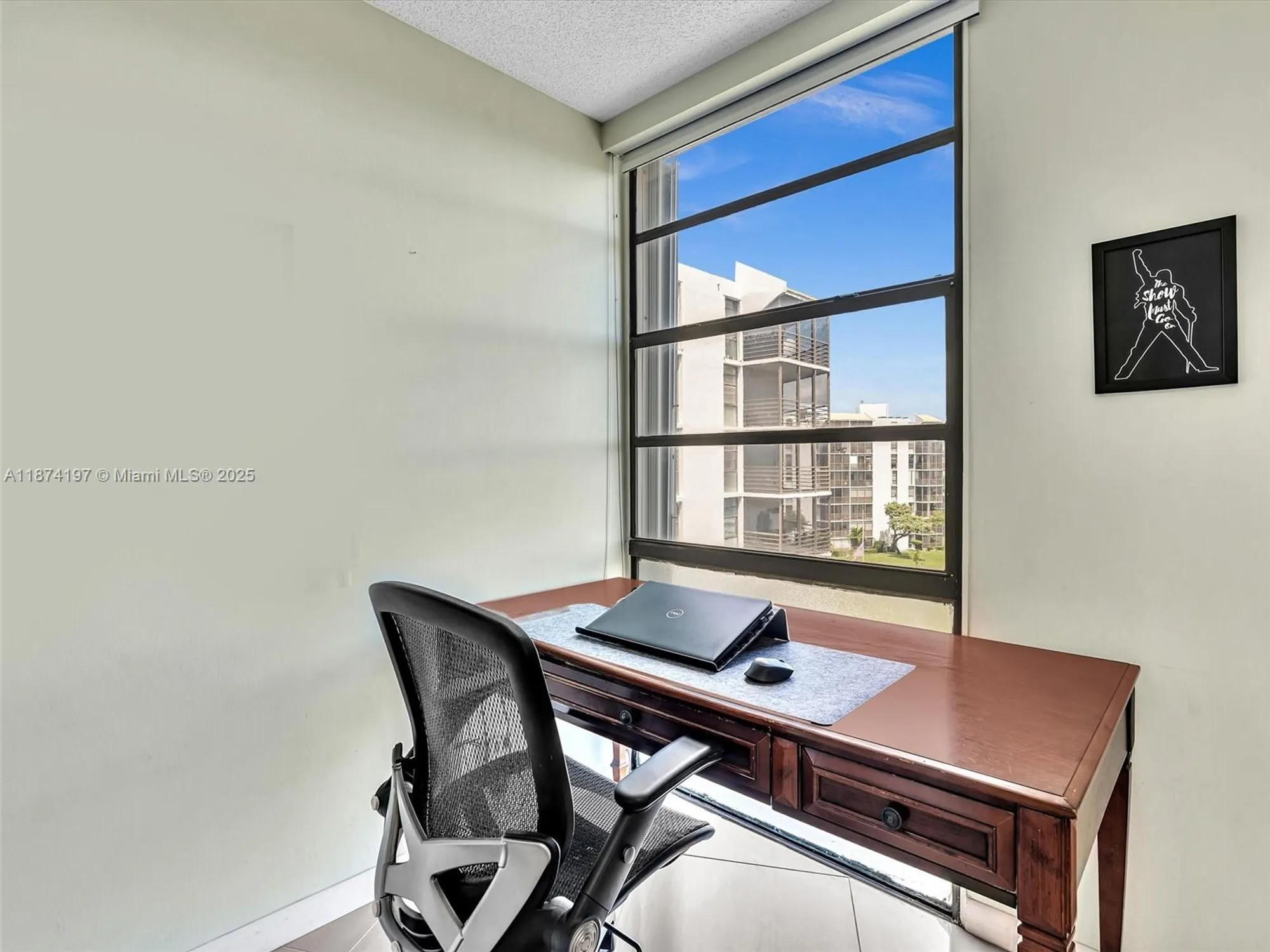 Property Slideshow image 28 of 55 | 20400 w country club dr 605, Aventura, FL, 33180