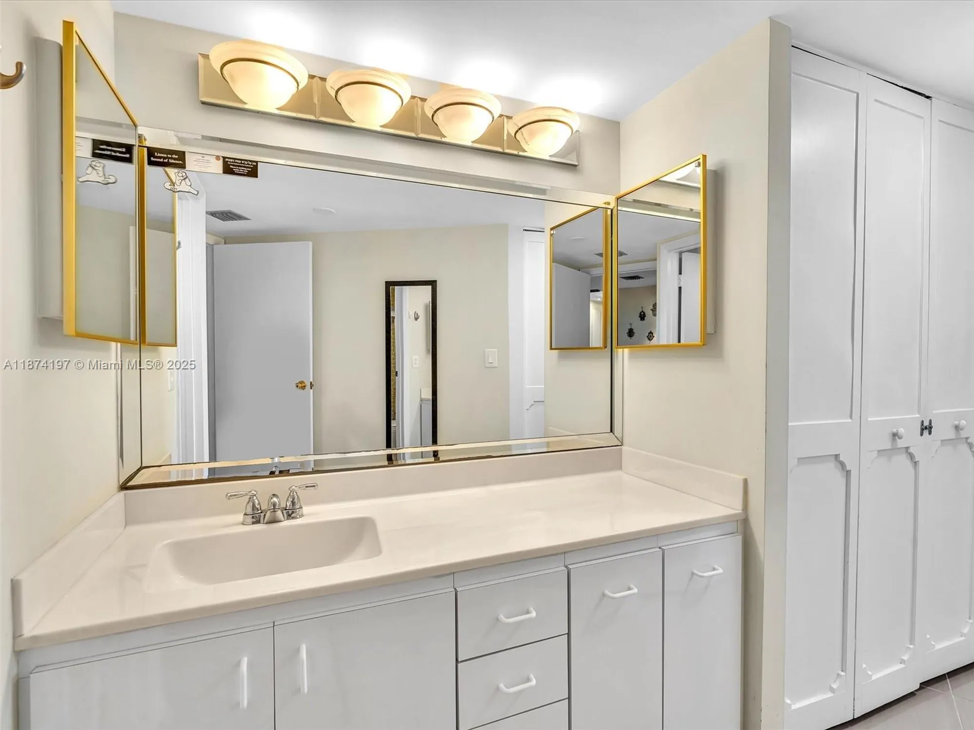 Property Slideshow image 21 of 55 | 20400 w country club dr 605, Aventura, FL, 33180