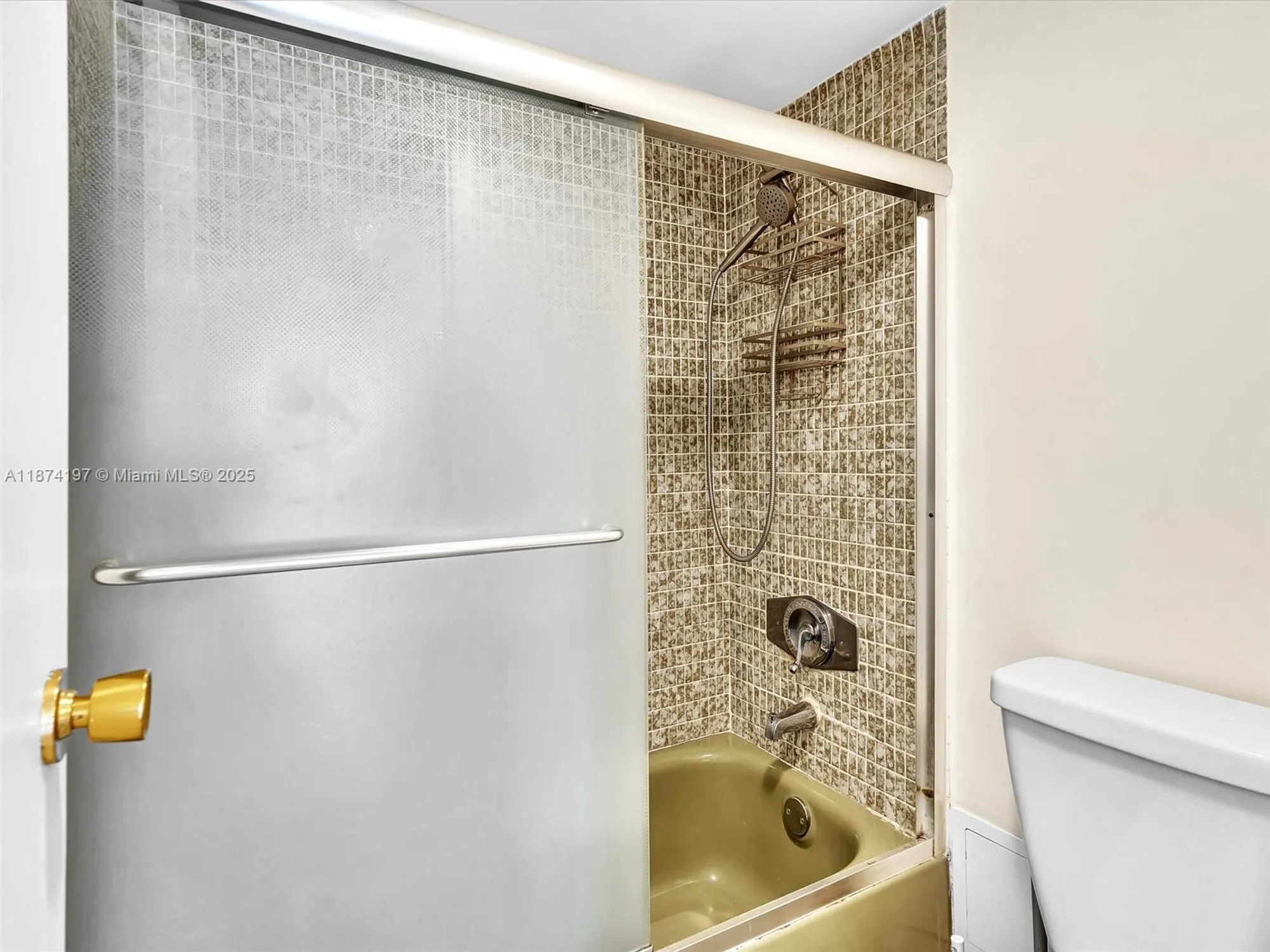 Property Slideshow image 22 of 55 | 20400 w country club dr 605, Aventura, FL, 33180