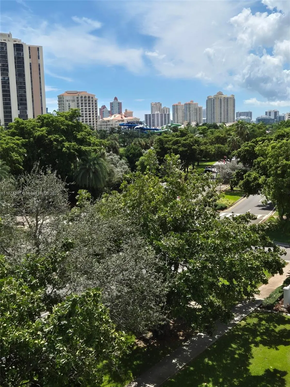 Property Slideshow image 36 of 55 | 20400 w country club dr 605, Aventura, FL, 33180