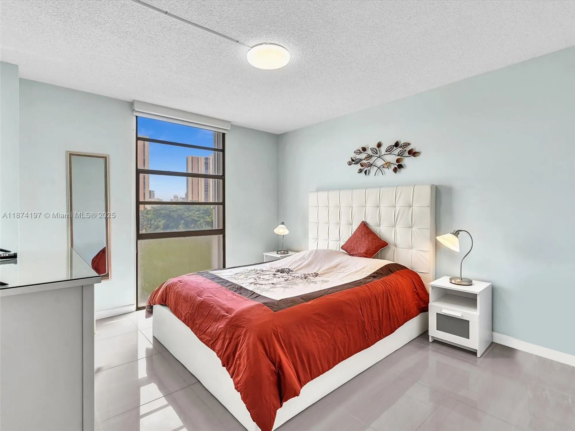 Property Slideshow image 32 of 55 | 20400 w country club dr 605, Aventura, FL, 33180