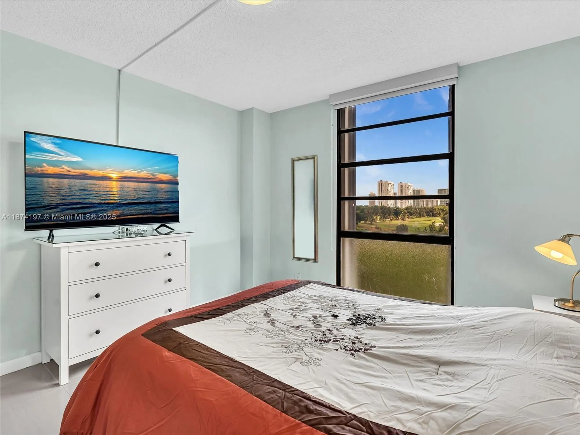 Property Slideshow image 33 of 55 | 20400 w country club dr 605, Aventura, FL, 33180