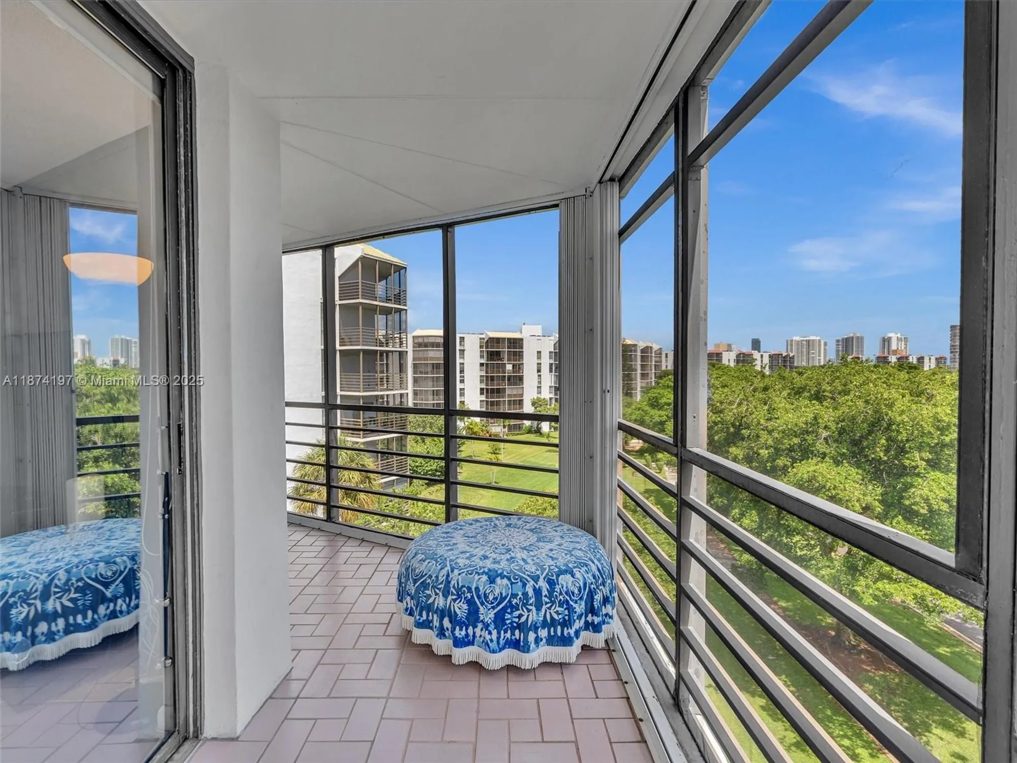 Property Slideshow image 41 of 55 | 20400 w country club dr 605, Aventura, FL, 33180