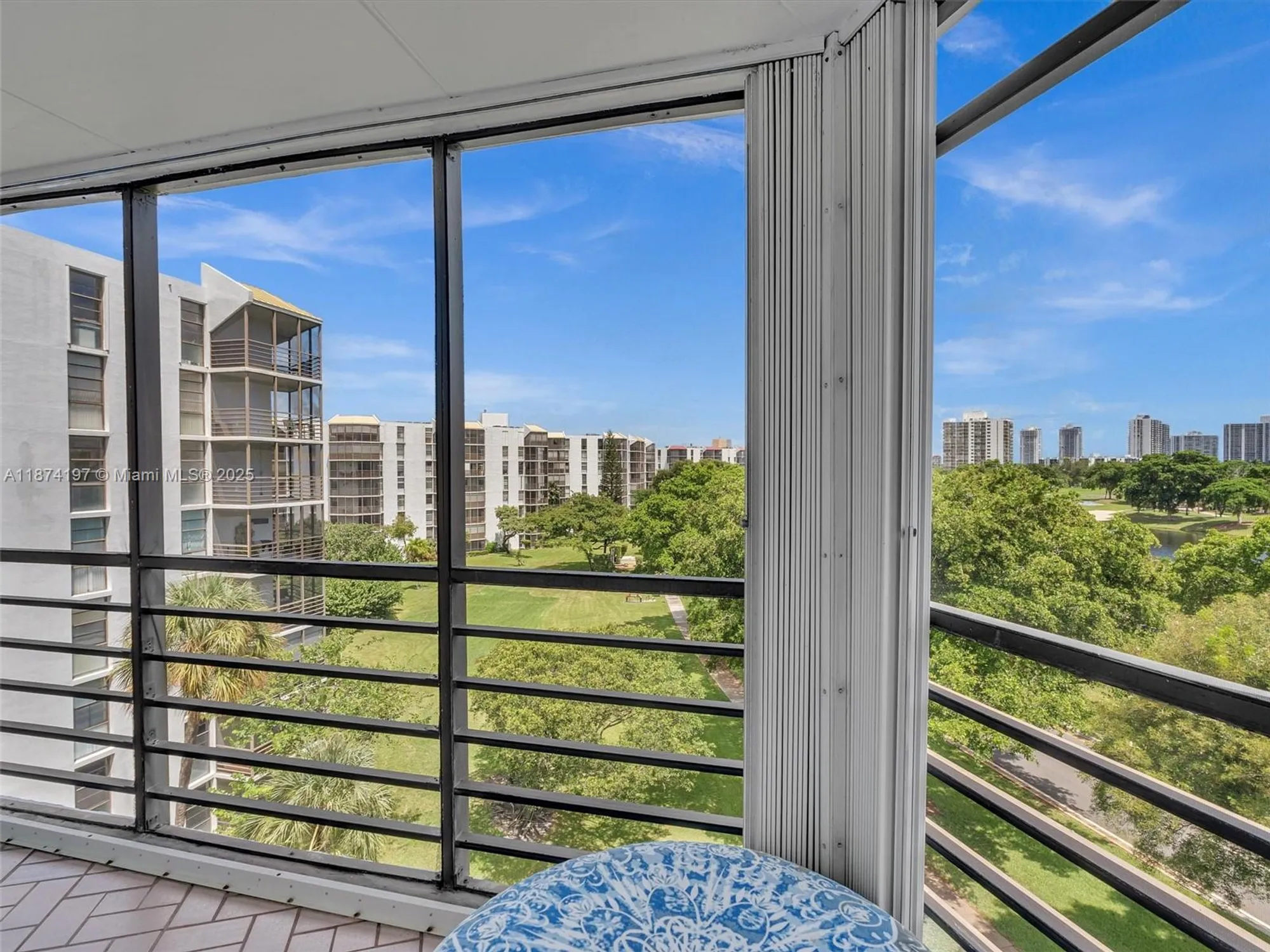 Property Slideshow image 42 of 55 | 20400 w country club dr 605, Aventura, FL, 33180