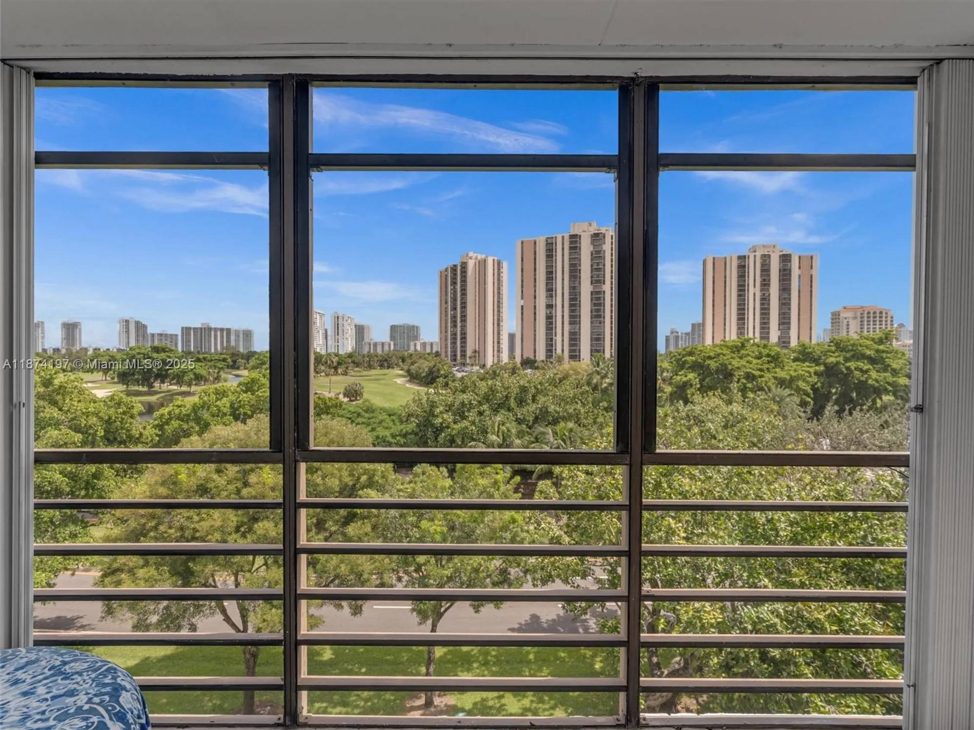 Property Slideshow image 43 of 55 | 20400 w country club dr 605, Aventura, FL, 33180