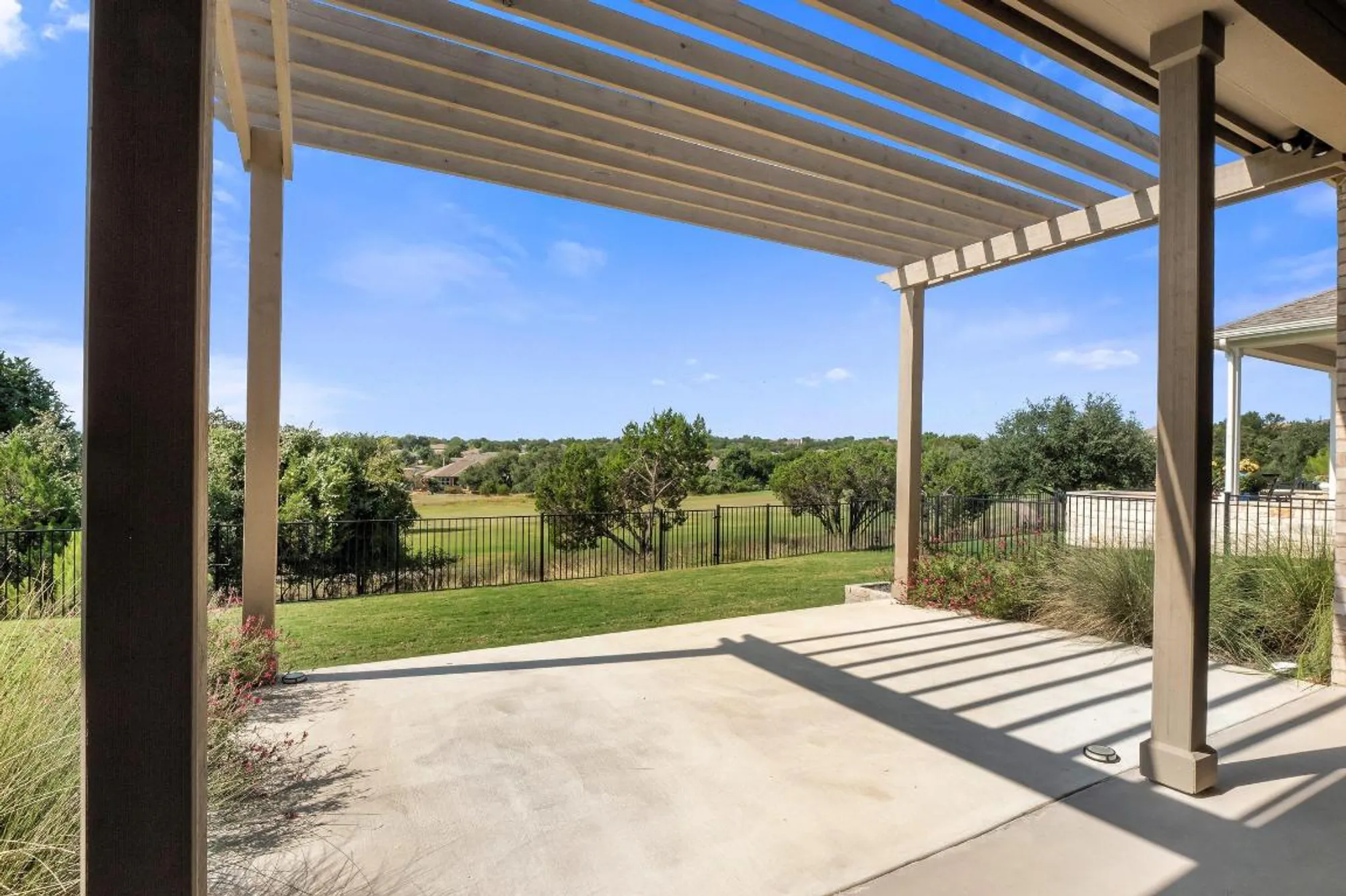 Property Slideshow image 16 of 40 | 226 fairway ridge rd, Georgetown, TX, 78633