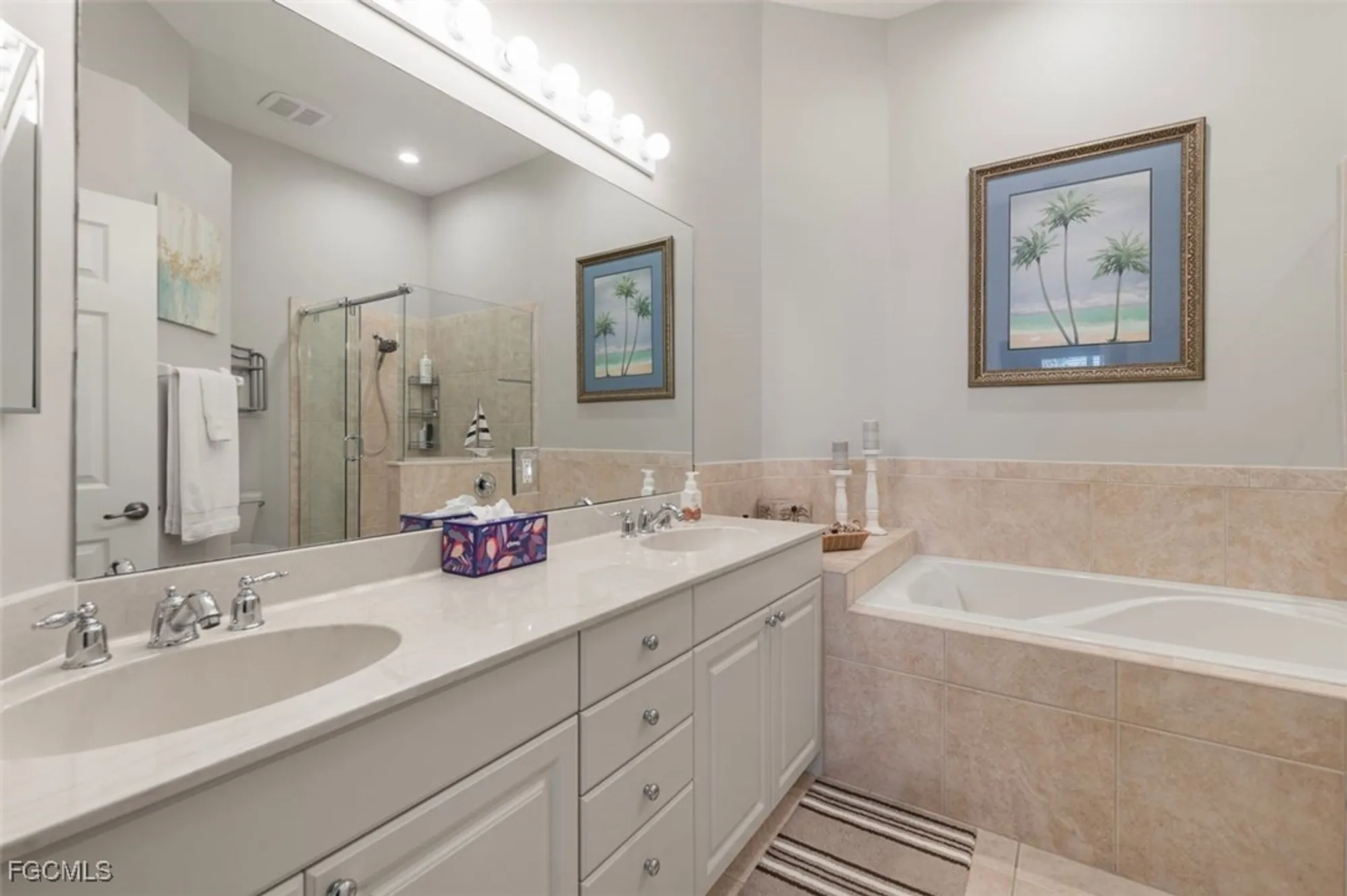 Property Slideshow image 24 of 40 | 3021 meandering way 202, Fort Myers, FL, 33905