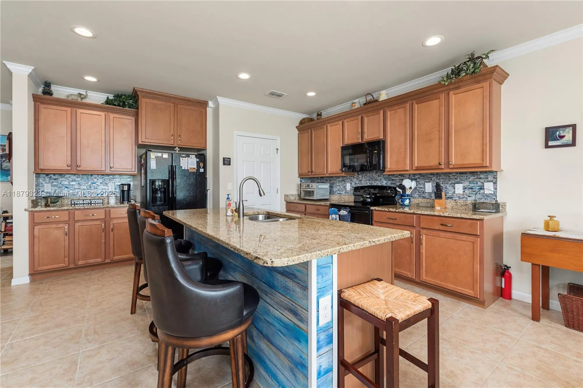 Property Slideshow image 12 of 31 | 3055 apple blossom dr, Alva, FL, 33920