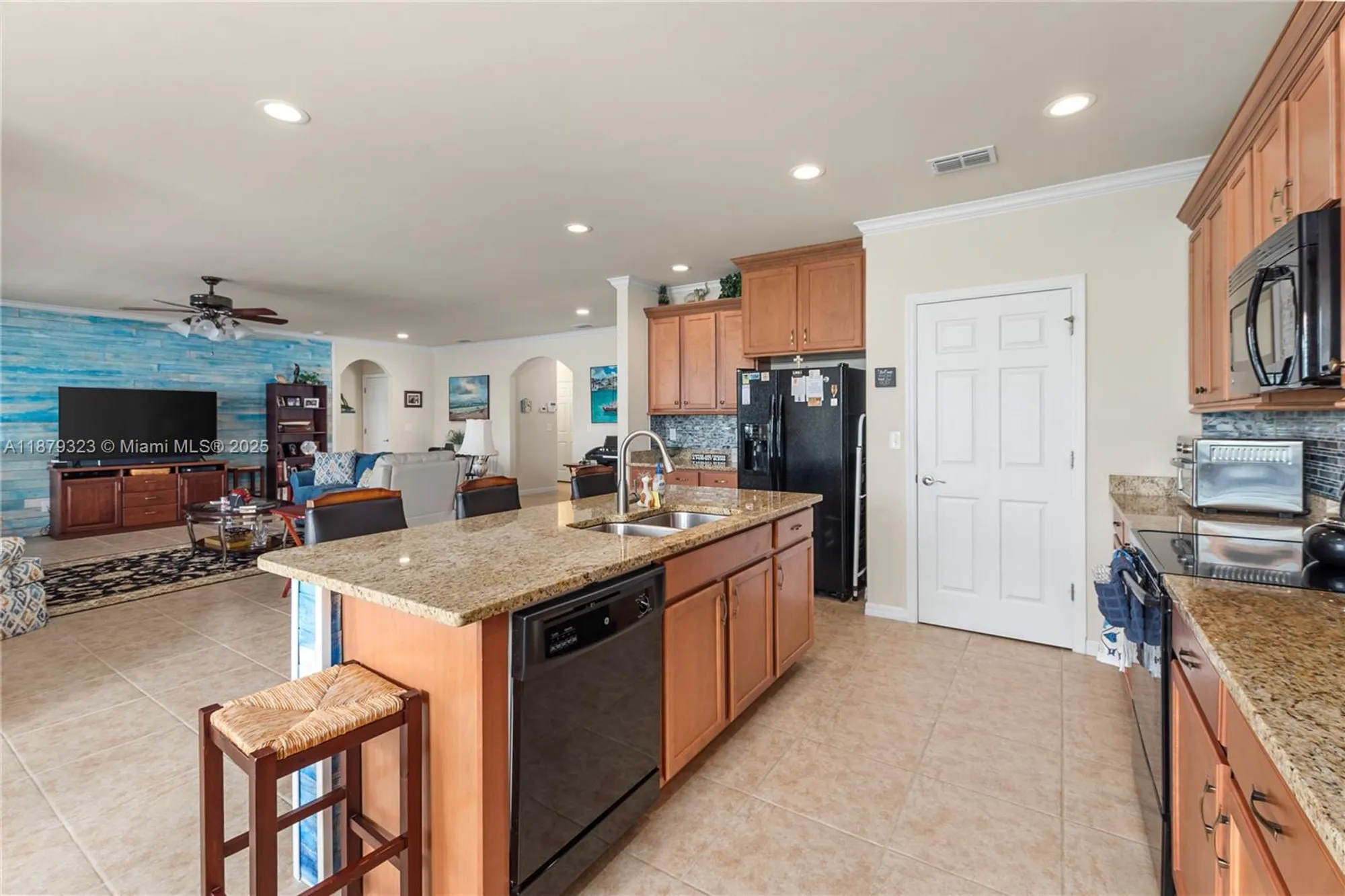 Property Slideshow image 13 of 31 | 3055 apple blossom dr, Alva, FL, 33920