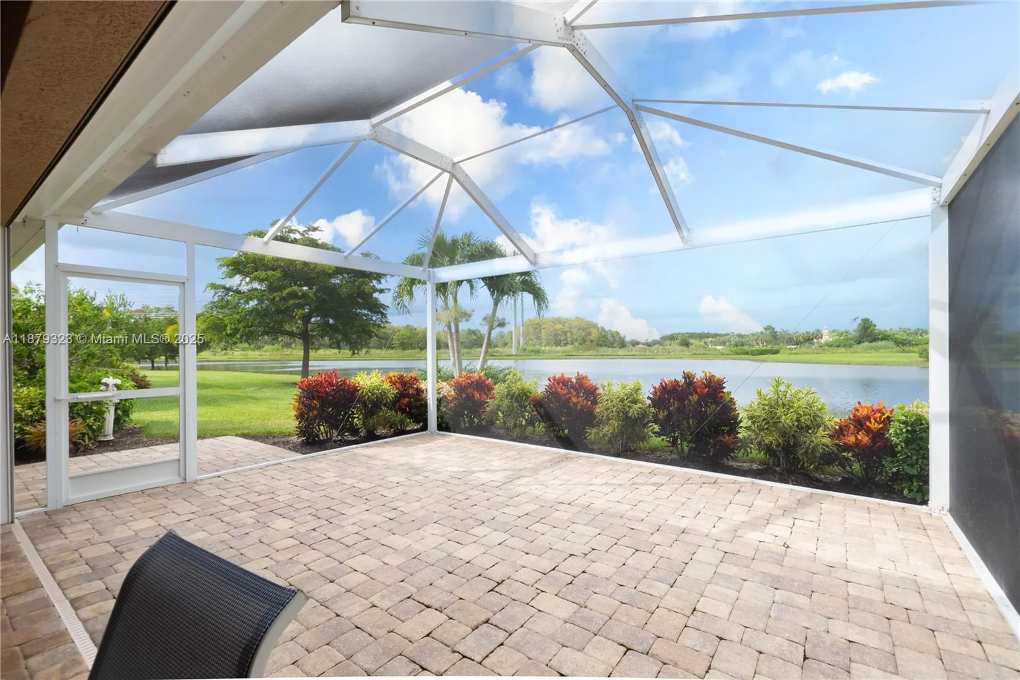 Property Slideshow image 24 of 31 | 3055 apple blossom dr, Alva, FL, 33920