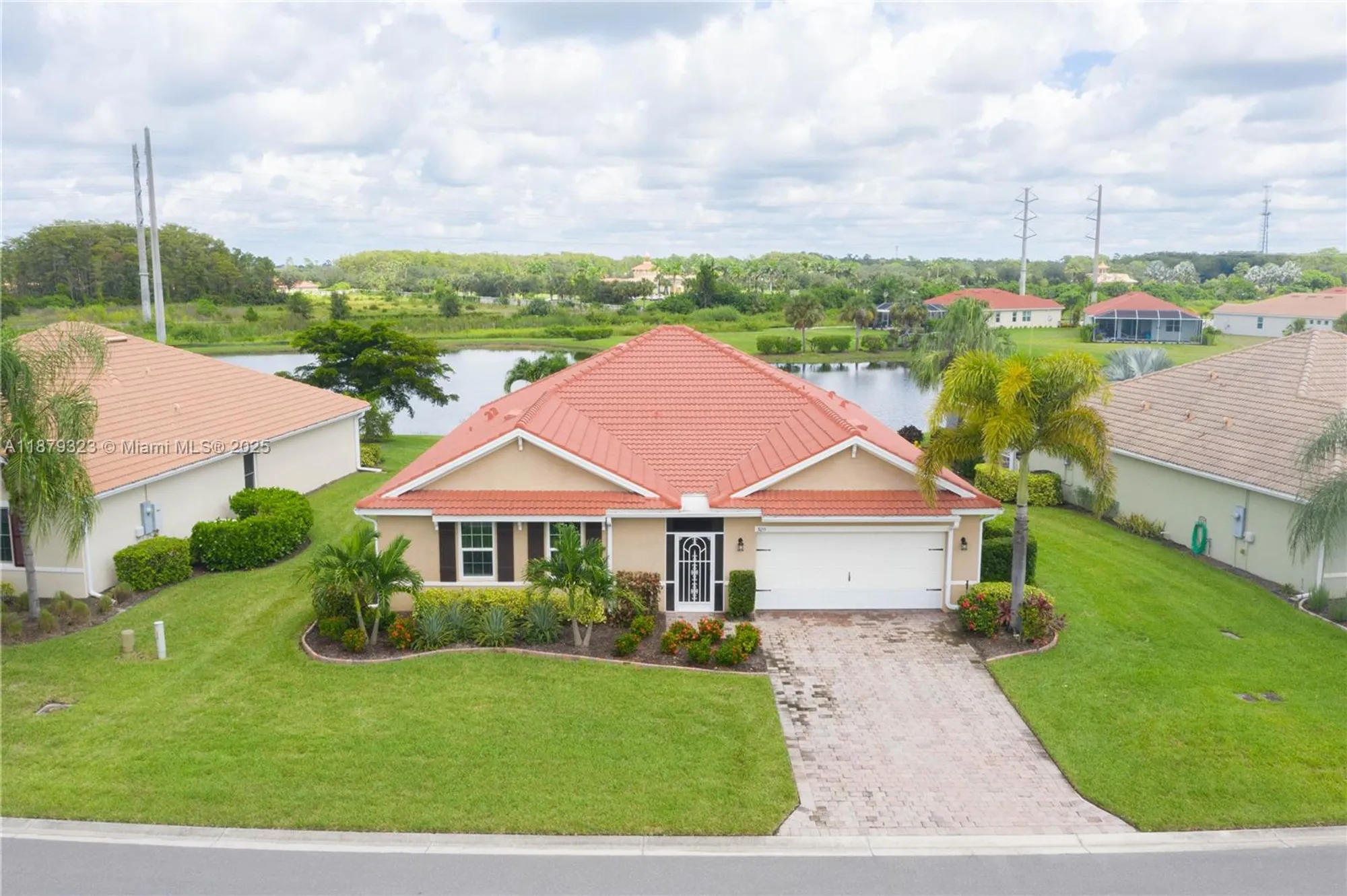 Property Slideshow image 3 of 31 | 3055 apple blossom dr, Alva, FL, 33920