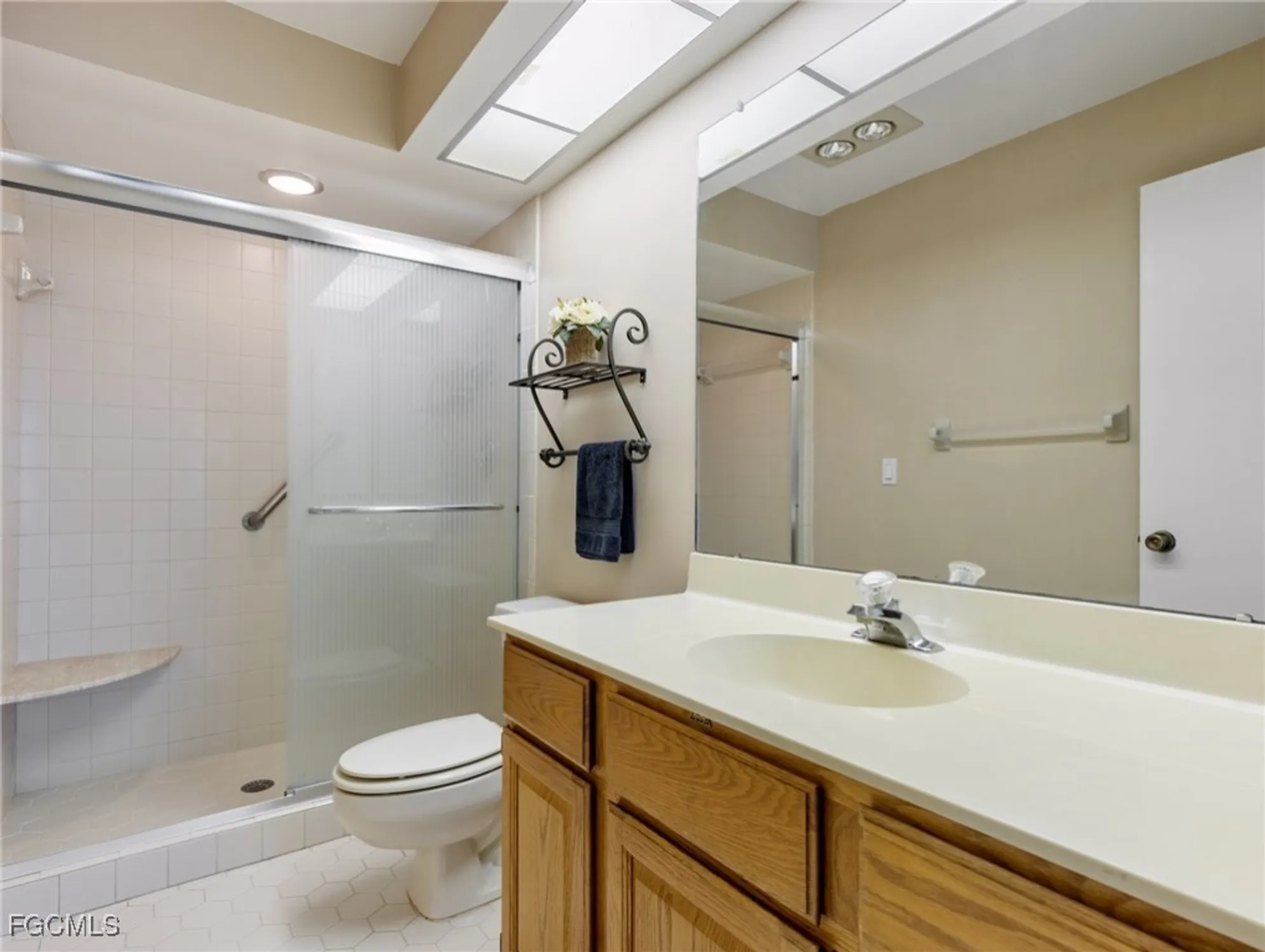 Property Slideshow image 25 of 35 | 1239 broadwater dr, Fort Myers, FL, 33919