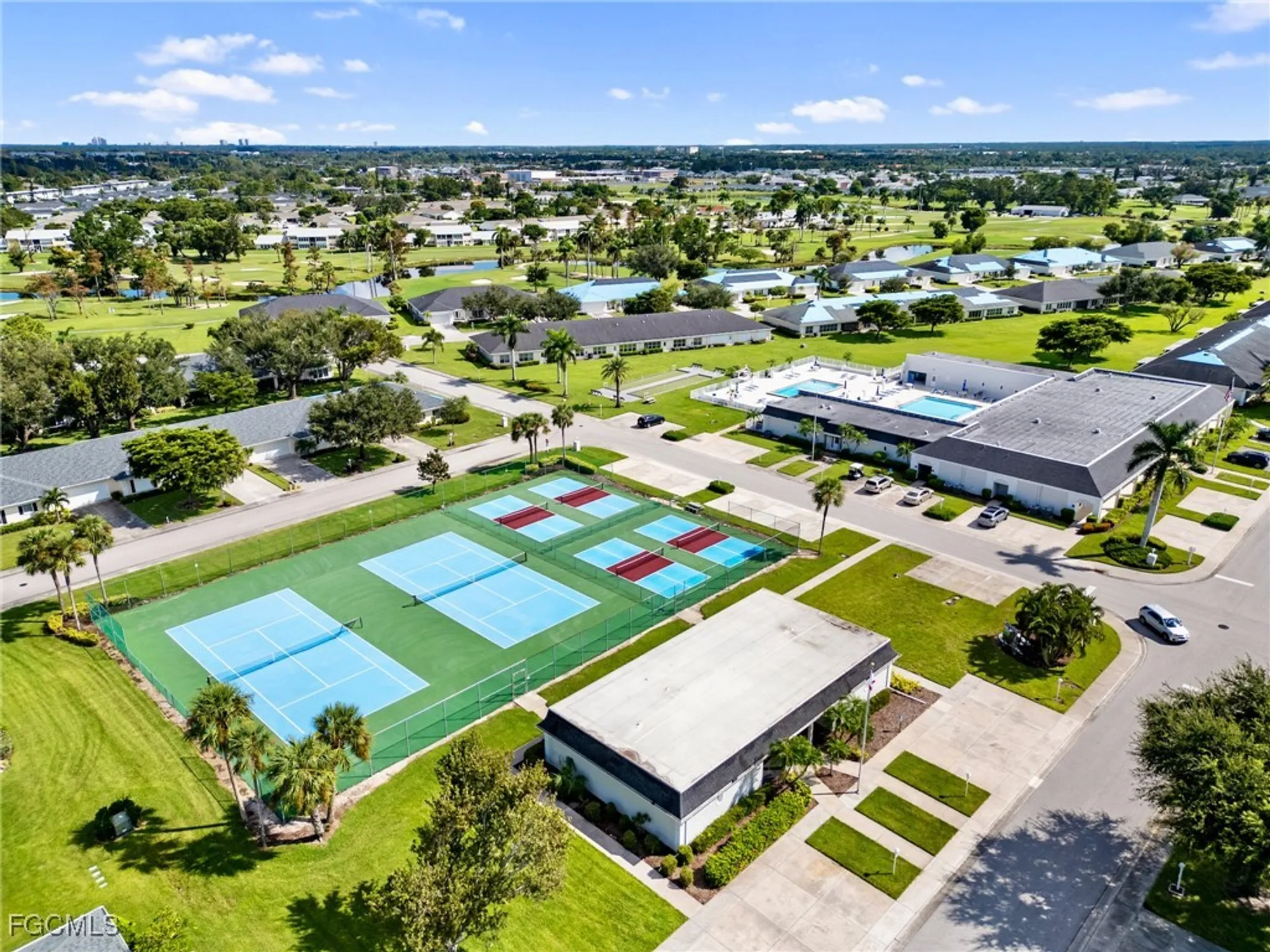 Property Slideshow image 27 of 35 | 1239 broadwater dr, Fort Myers, FL, 33919