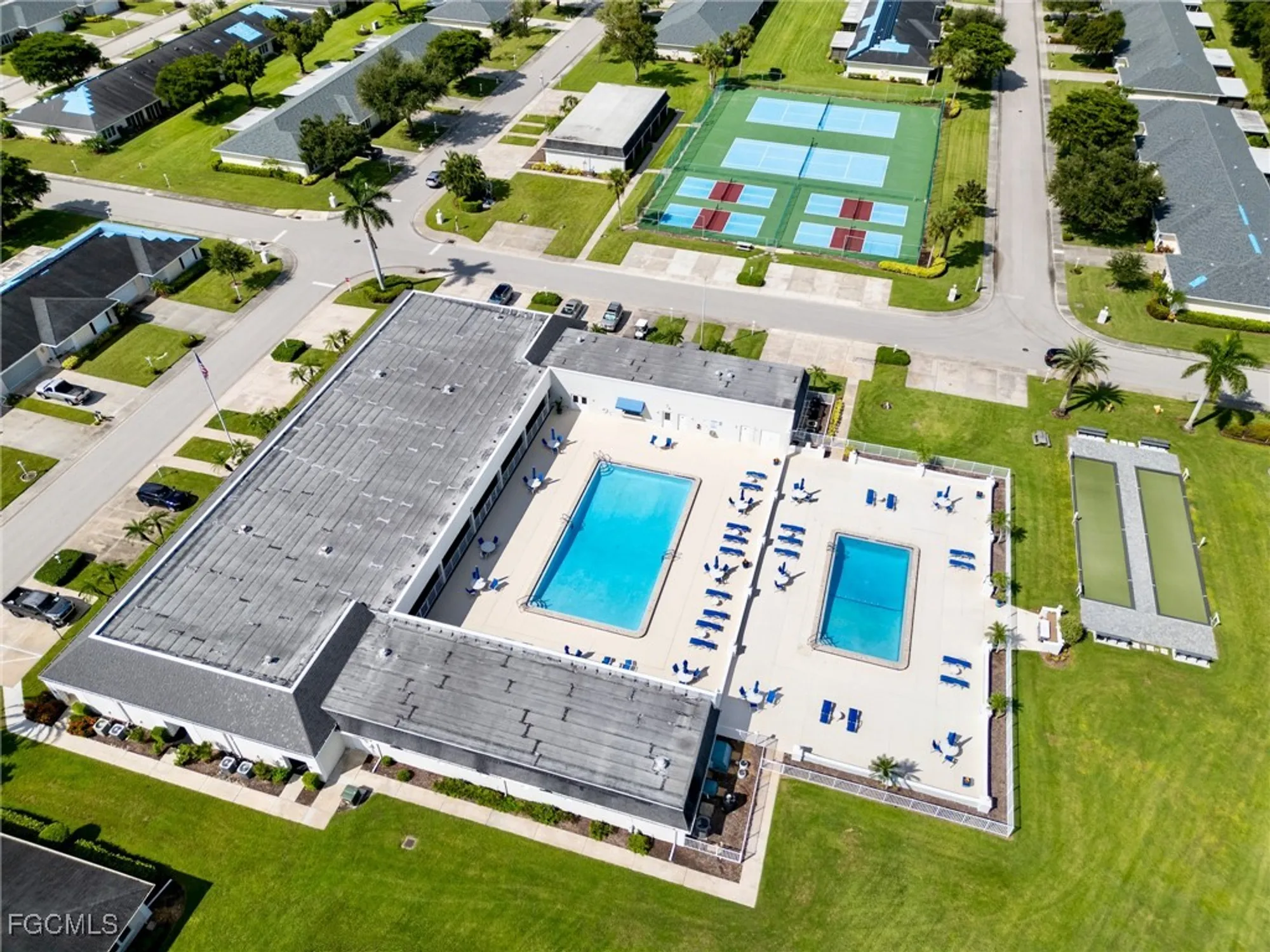 Property Slideshow image 30 of 35 | 1239 broadwater dr, Fort Myers, FL, 33919