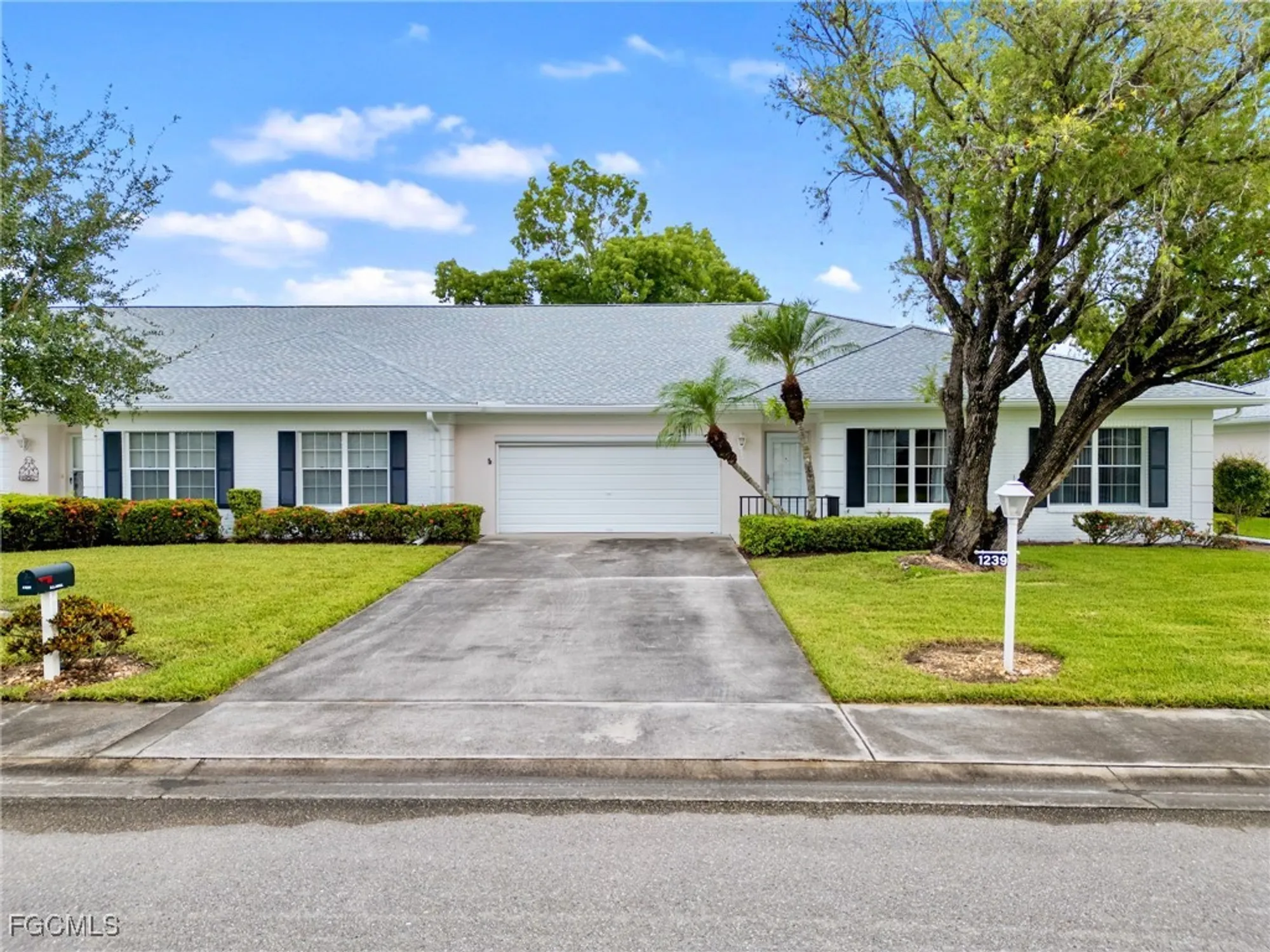 Property Slideshow image 32 of 35 | 1239 broadwater dr, Fort Myers, FL, 33919