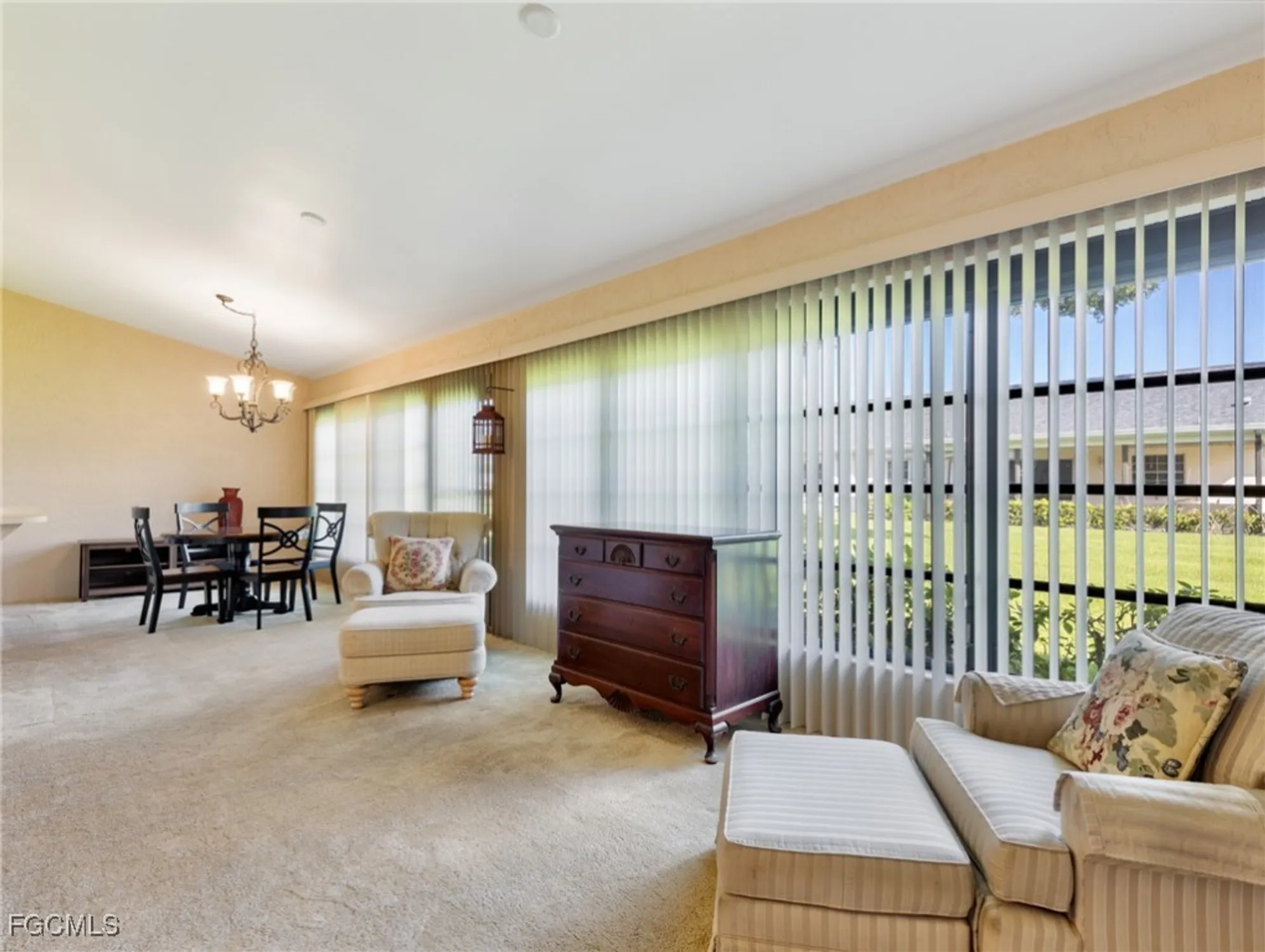 Property Slideshow image 9 of 35 | 1239 broadwater dr, Fort Myers, FL, 33919
